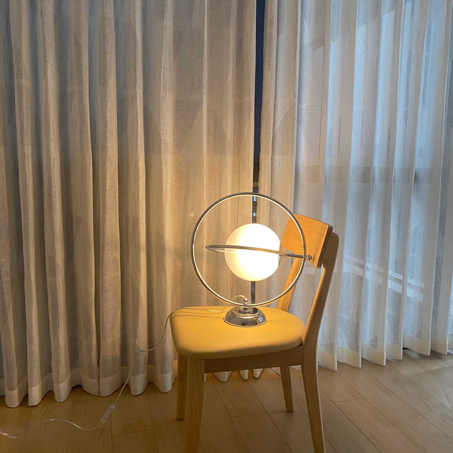 Planet Table Lamp - Lumpaz