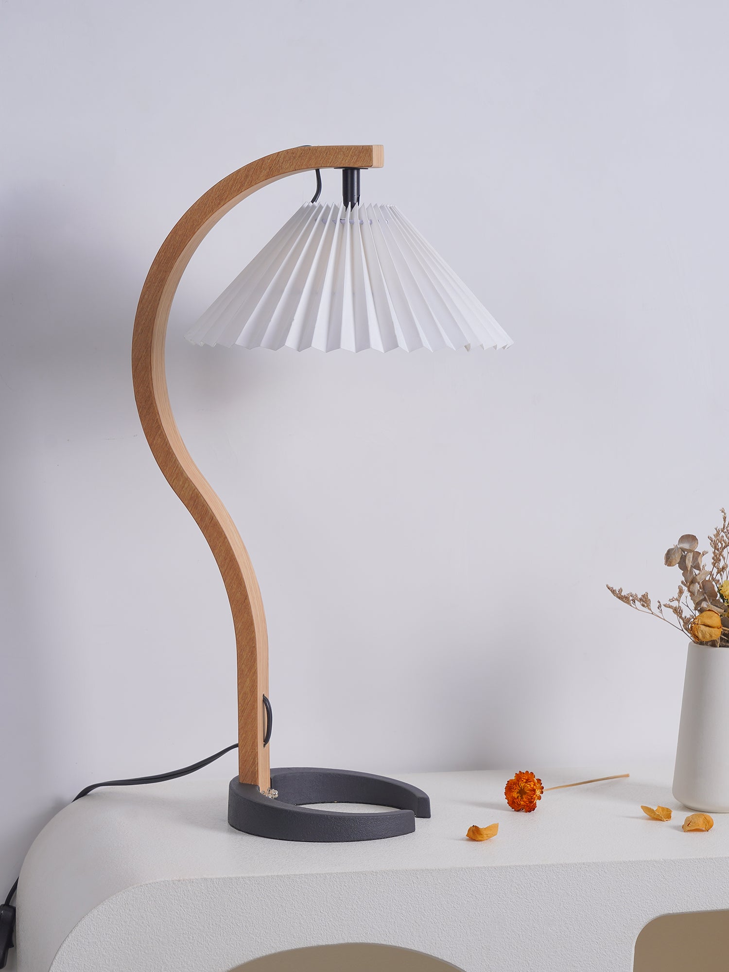 Caprani Wooden Table Lamp - Lumpaz
