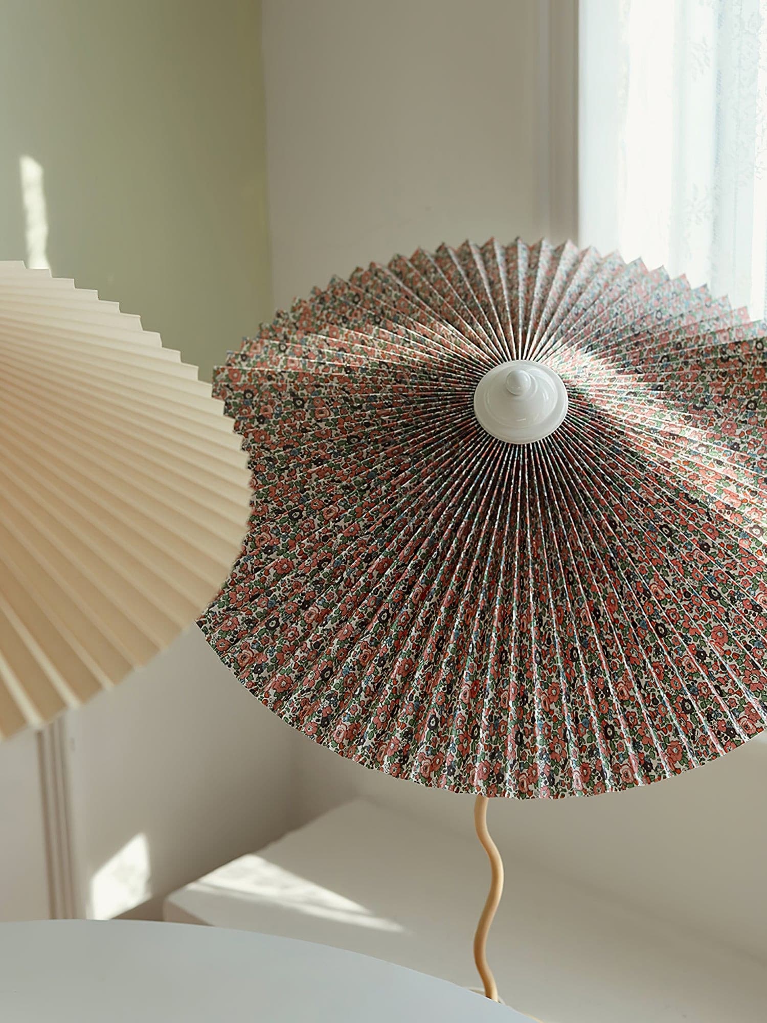 Wiggly Pleated Table Lamp - Lumpaz