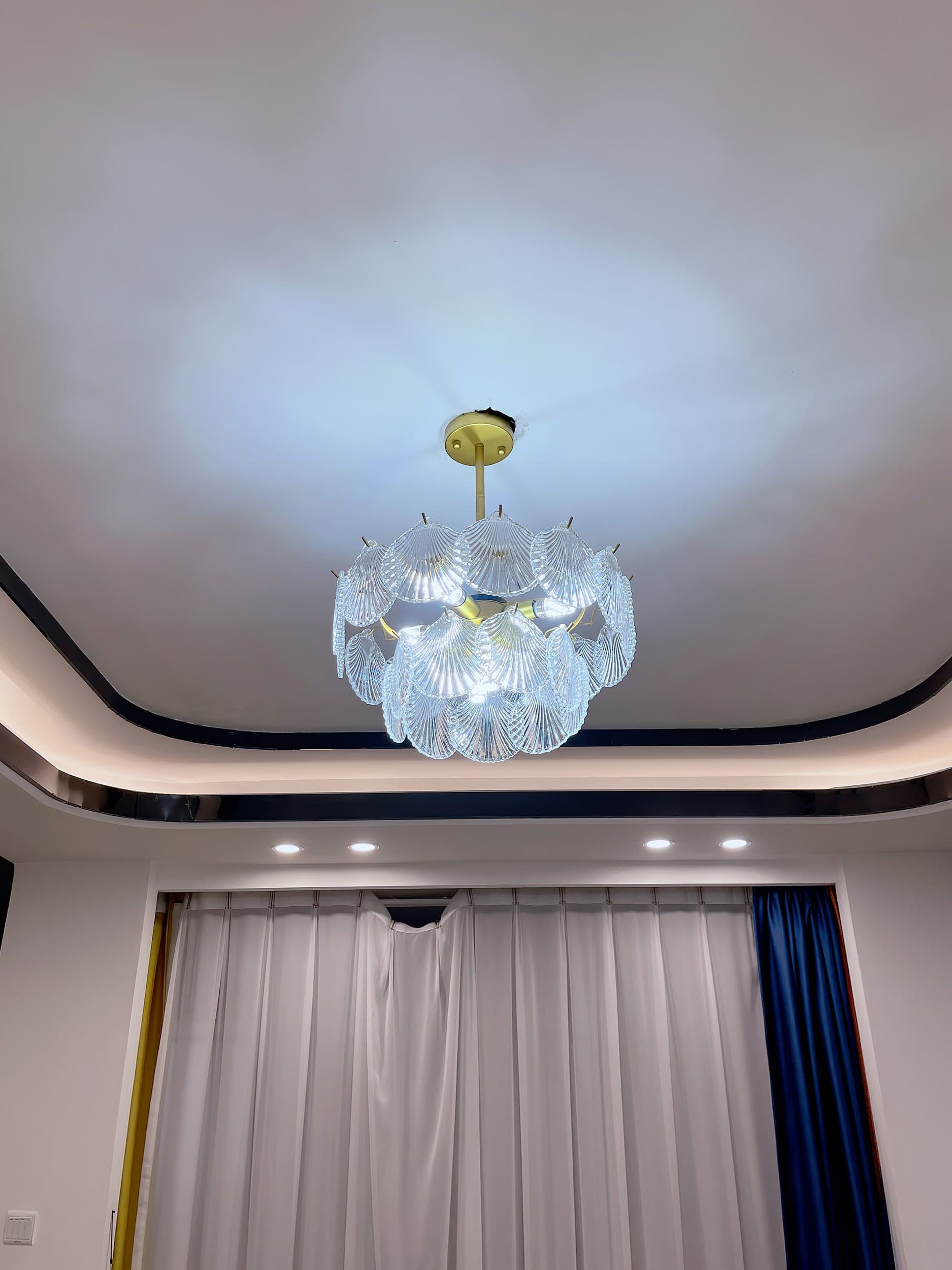 Shell Glass Chandelier - Lumpaz