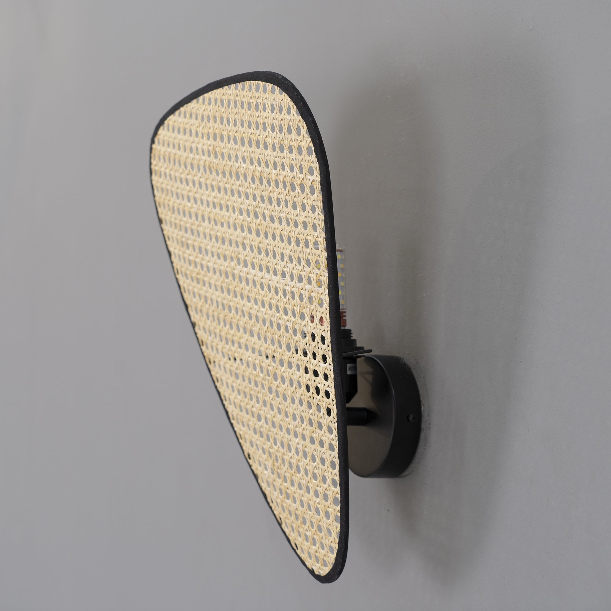 Screen Cannage Wall Lamp - Lumpaz