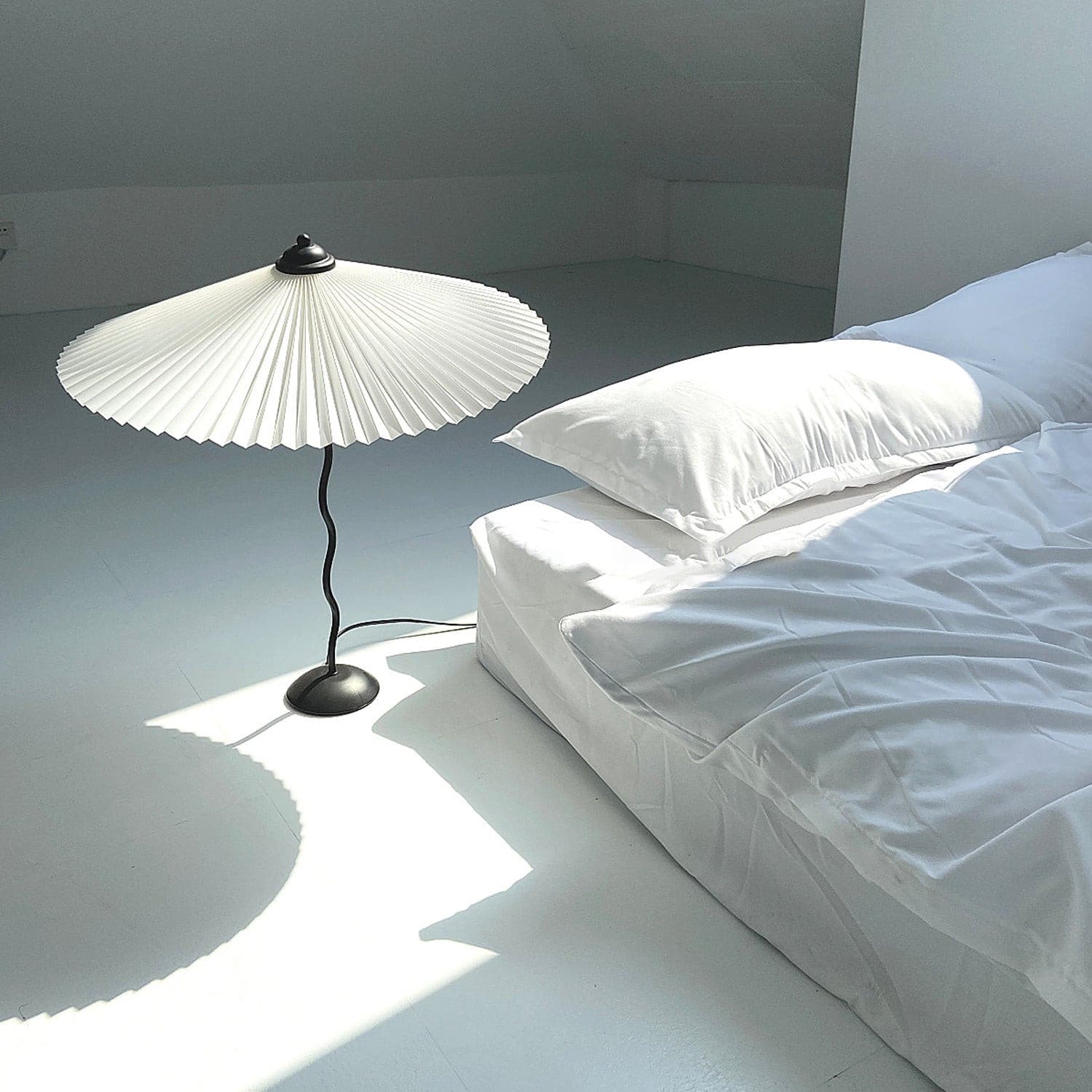 Wiggly Pleated Table Lamp - Lumpaz