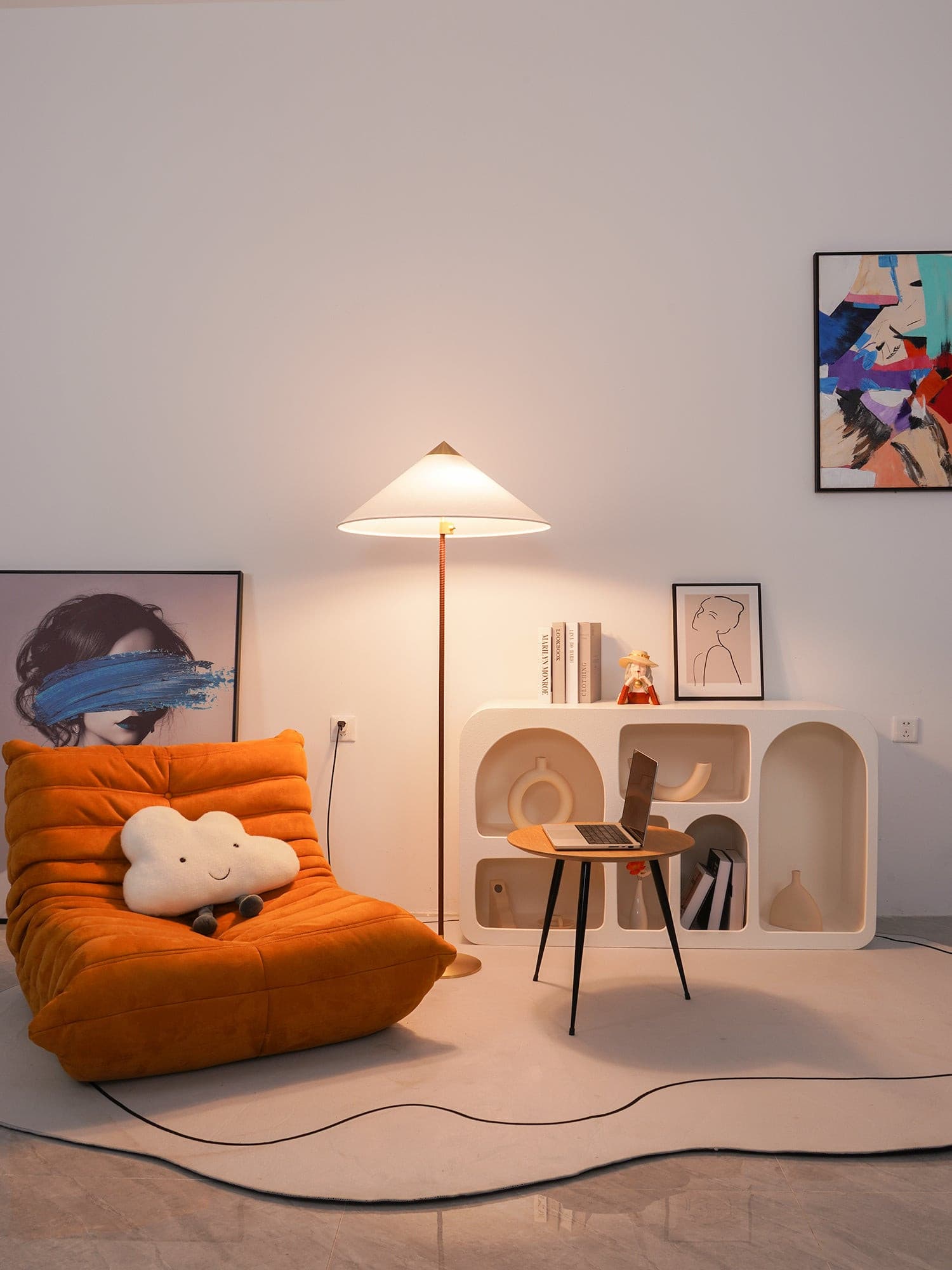 Chinese Hat  Floor Lamp - Lumpaz