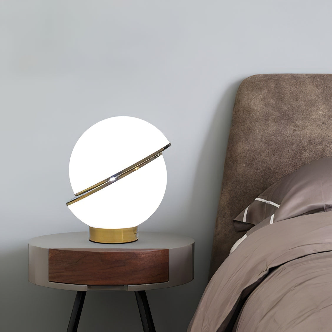Crescent Table Light - Lumpaz