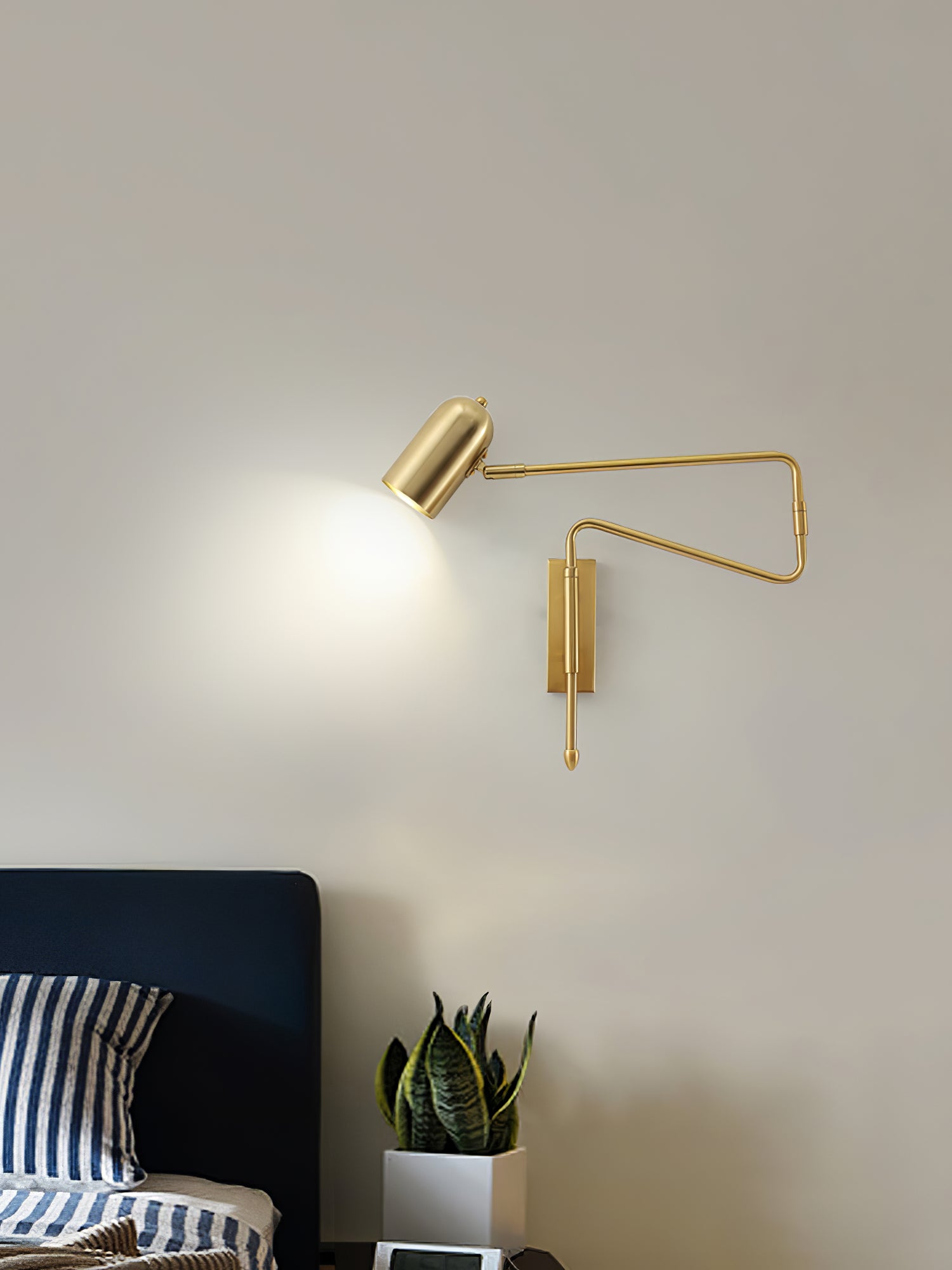 Long Arm Rotating Wall Lamp - Lumpaz