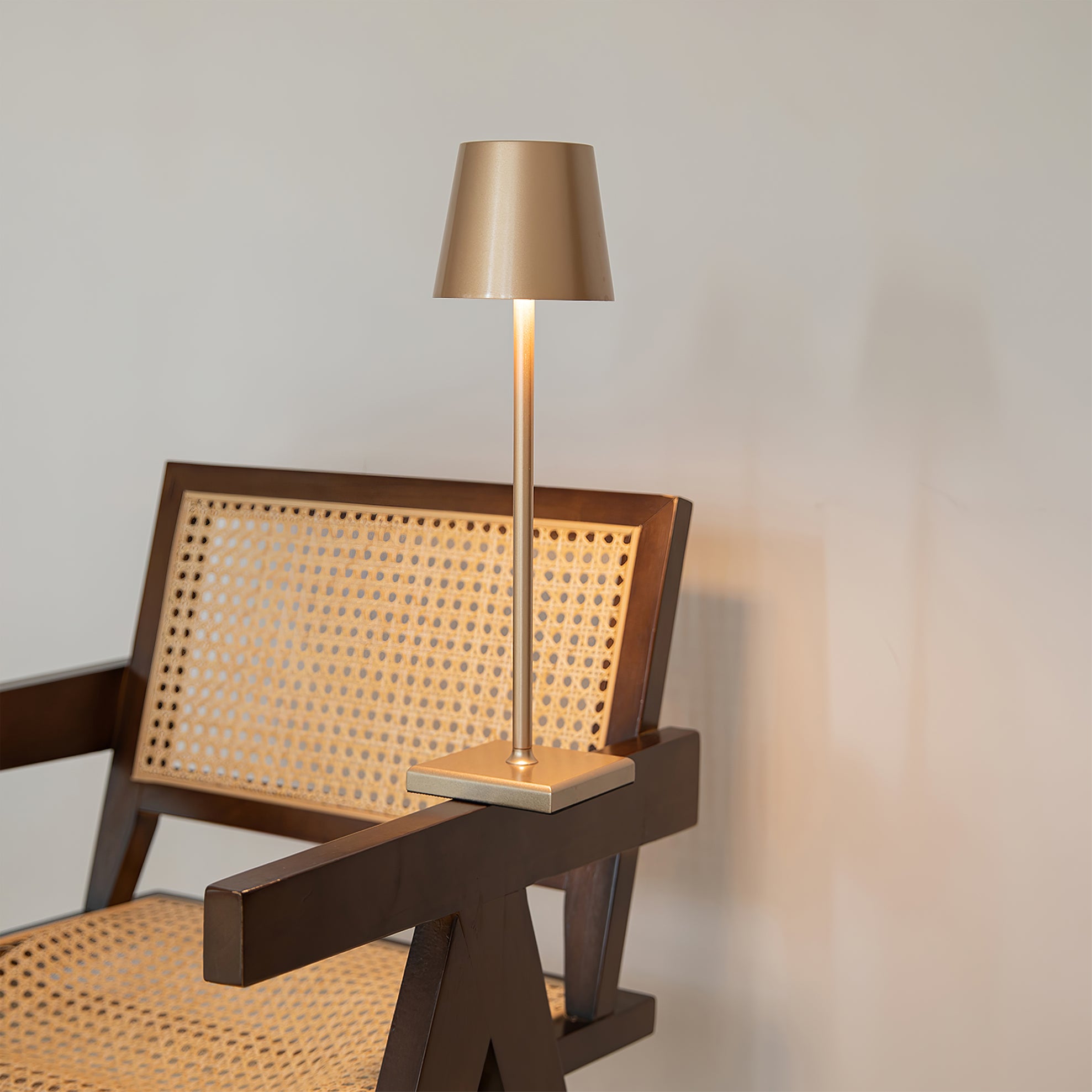 Poldina Built-in Battery Table Lamp - Lumpaz