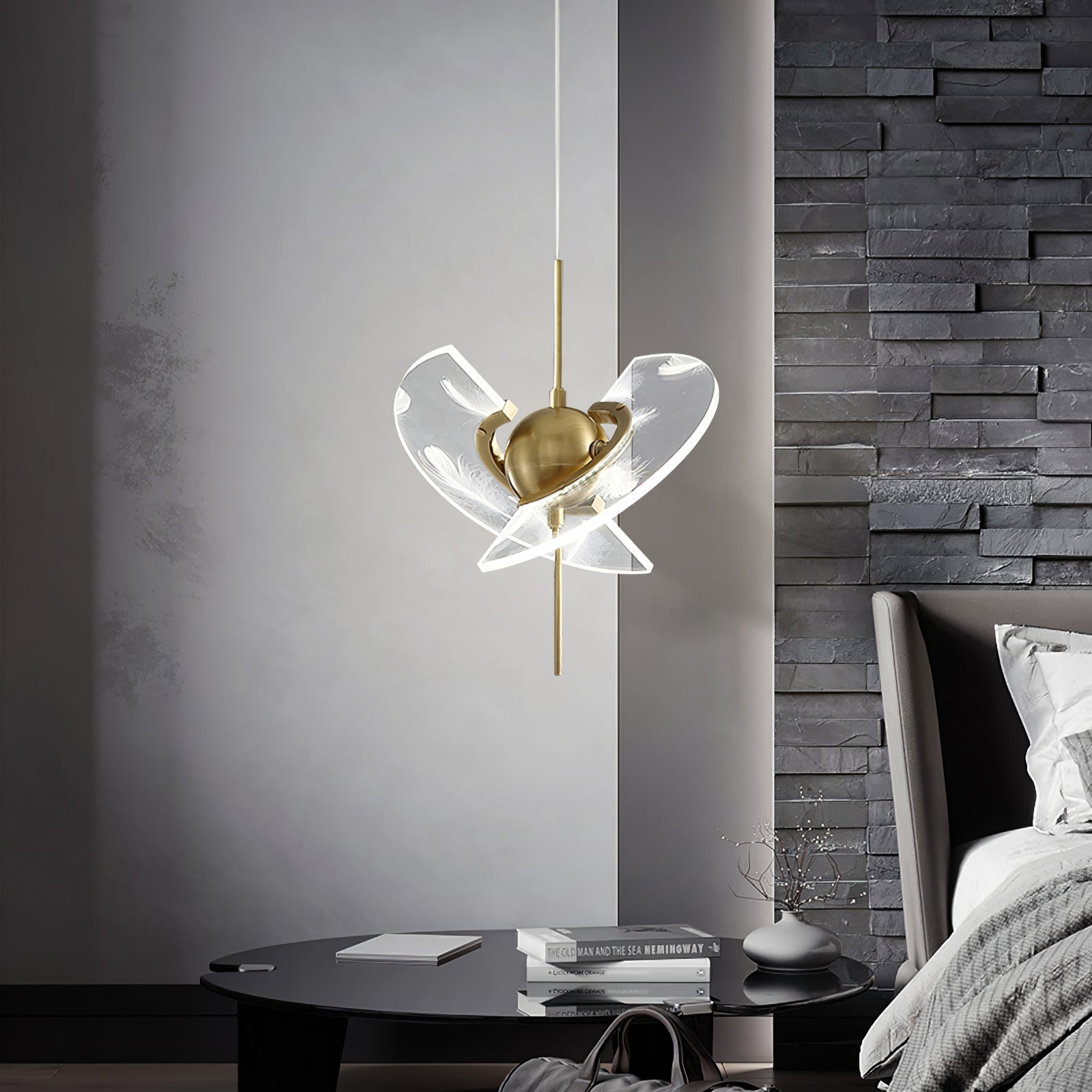 Brass Feather Pendant Lamp - Lumpaz