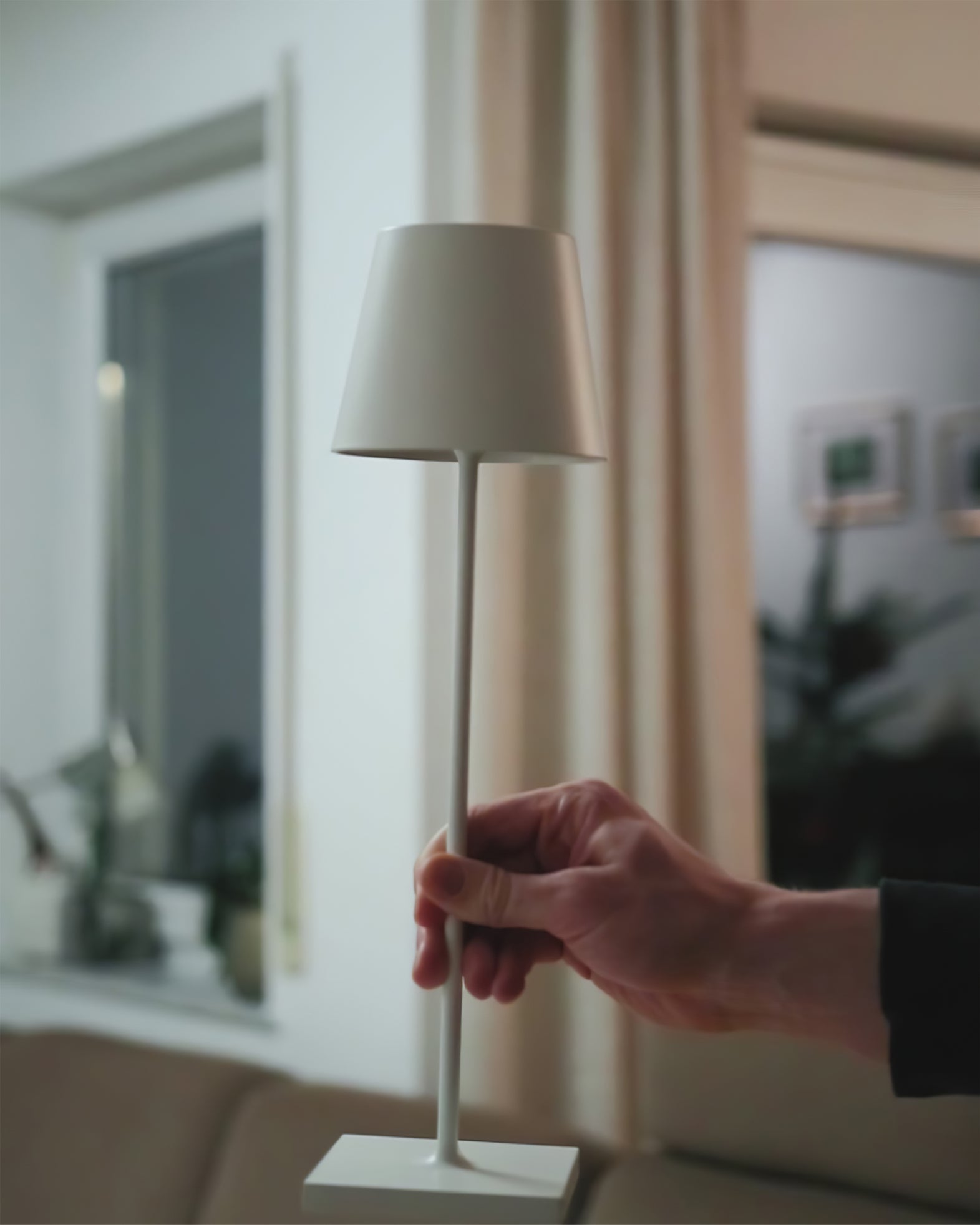 Poldina Built-in Battery Table Lamp - Lumpaz