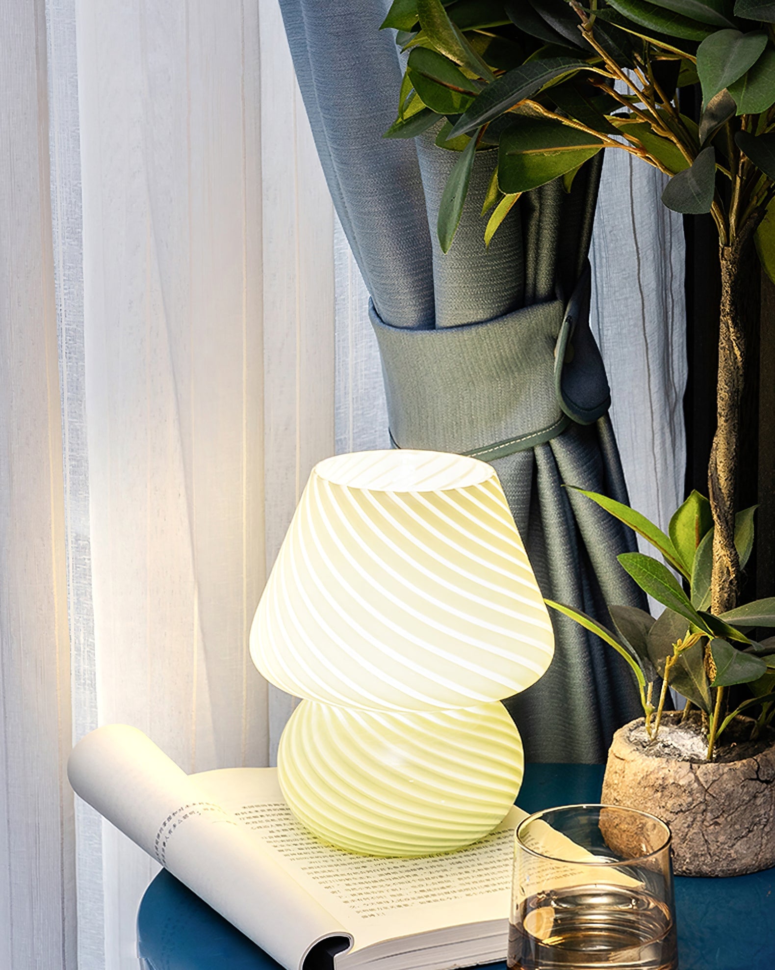 Ansel Glass Table Lamp - Lumpaz