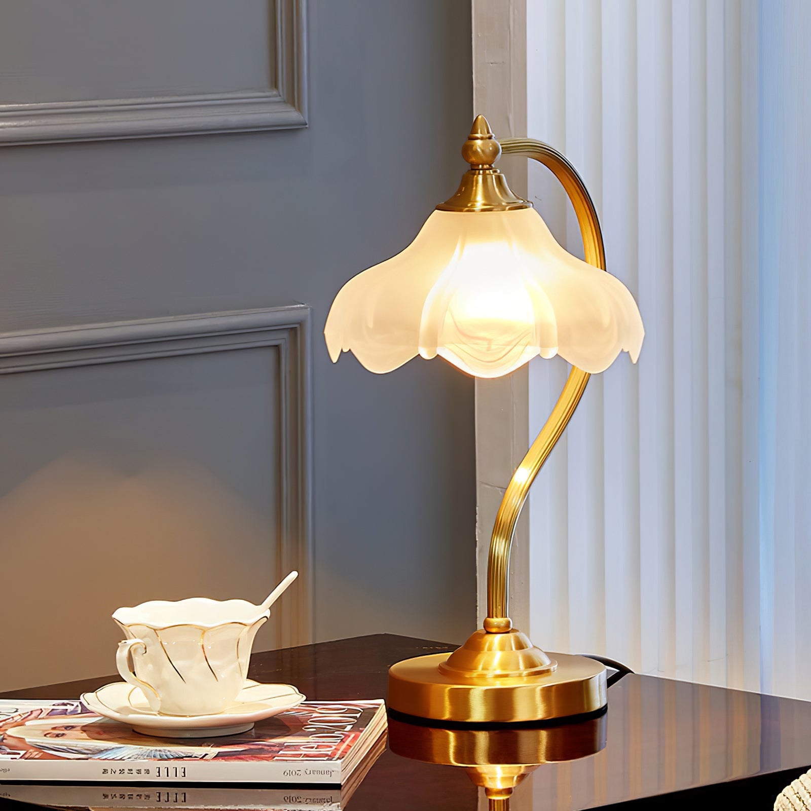 Magnolya Flower Table Lamp - Lumpaz