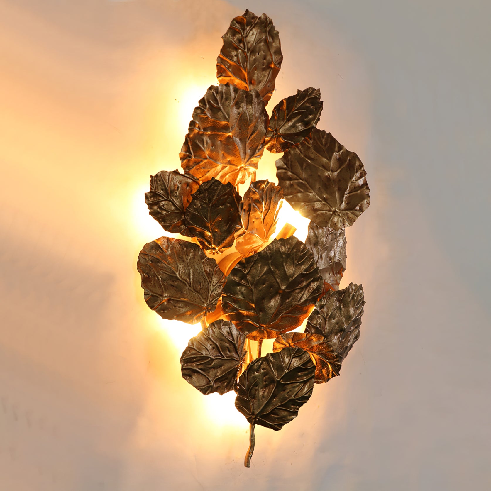 Pathleaf Heap Wall Lamp - Lumpaz