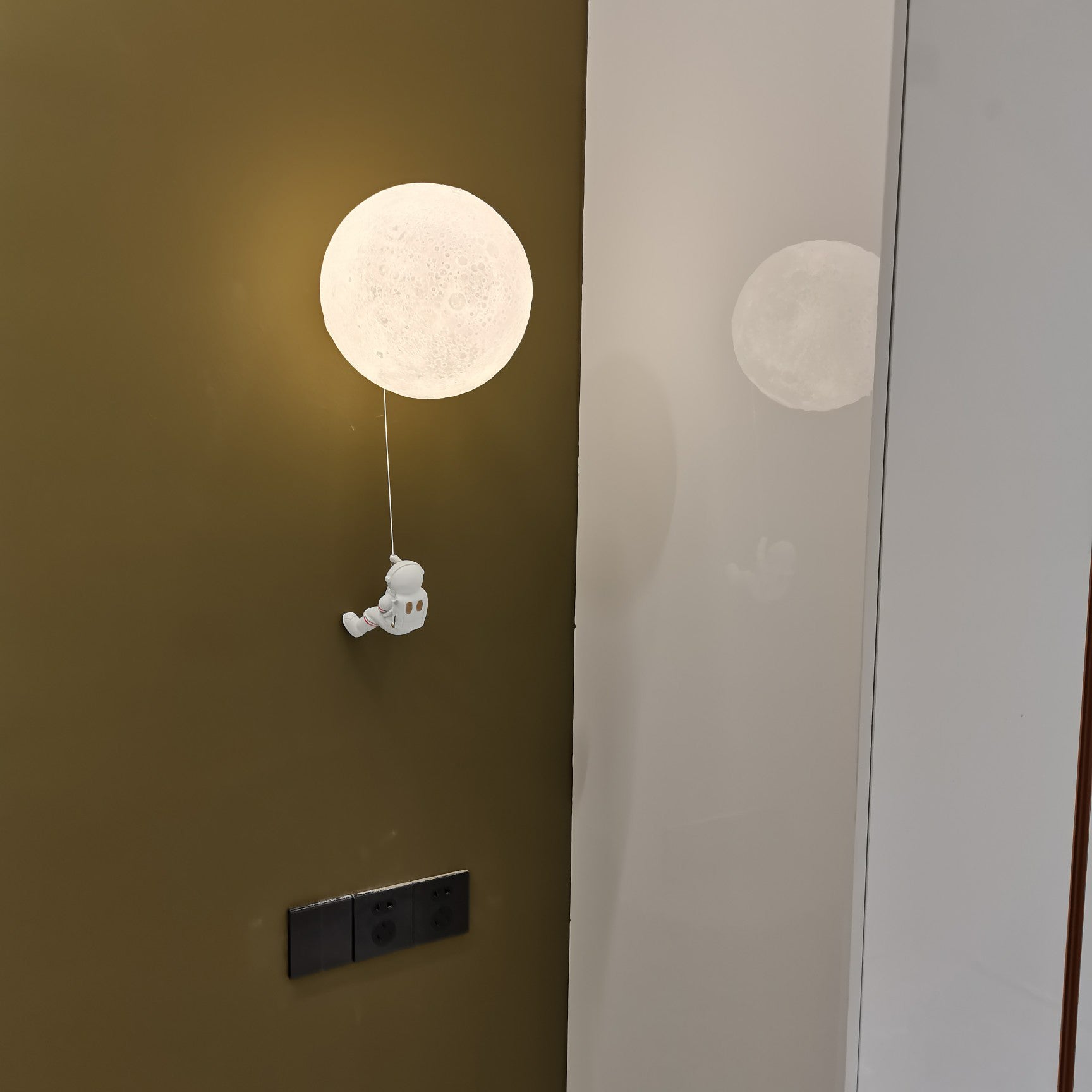 Lunar Wall Lamp - Lumpaz