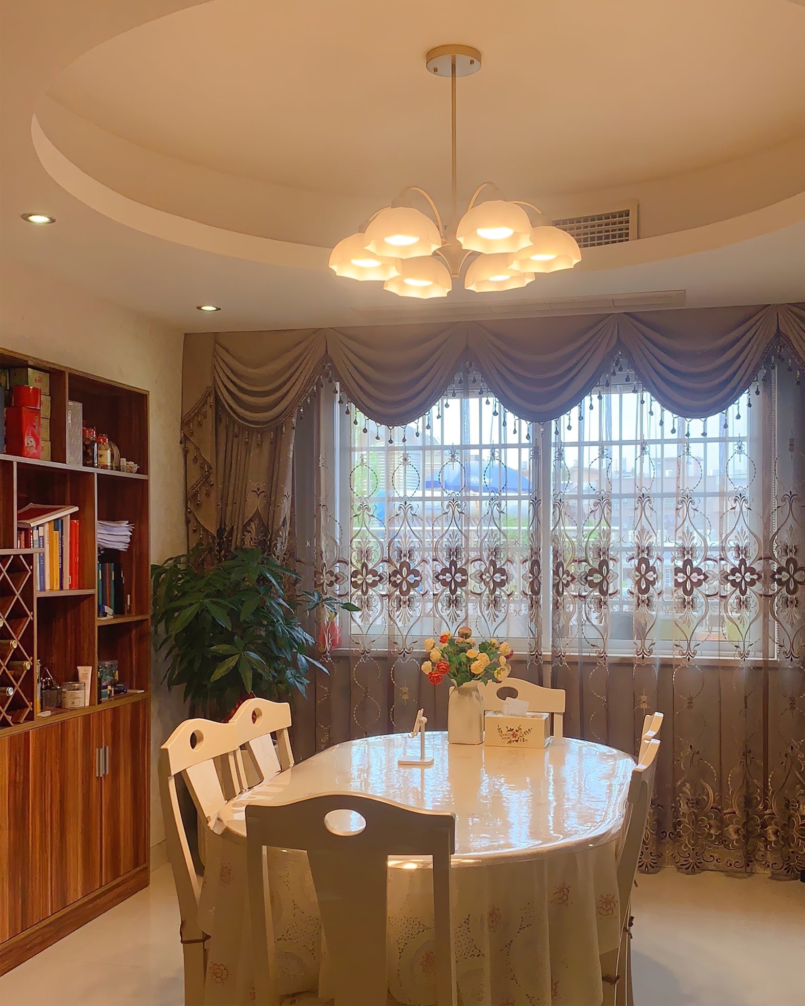 Frosted Glass Bell Chandelier - Lumpaz