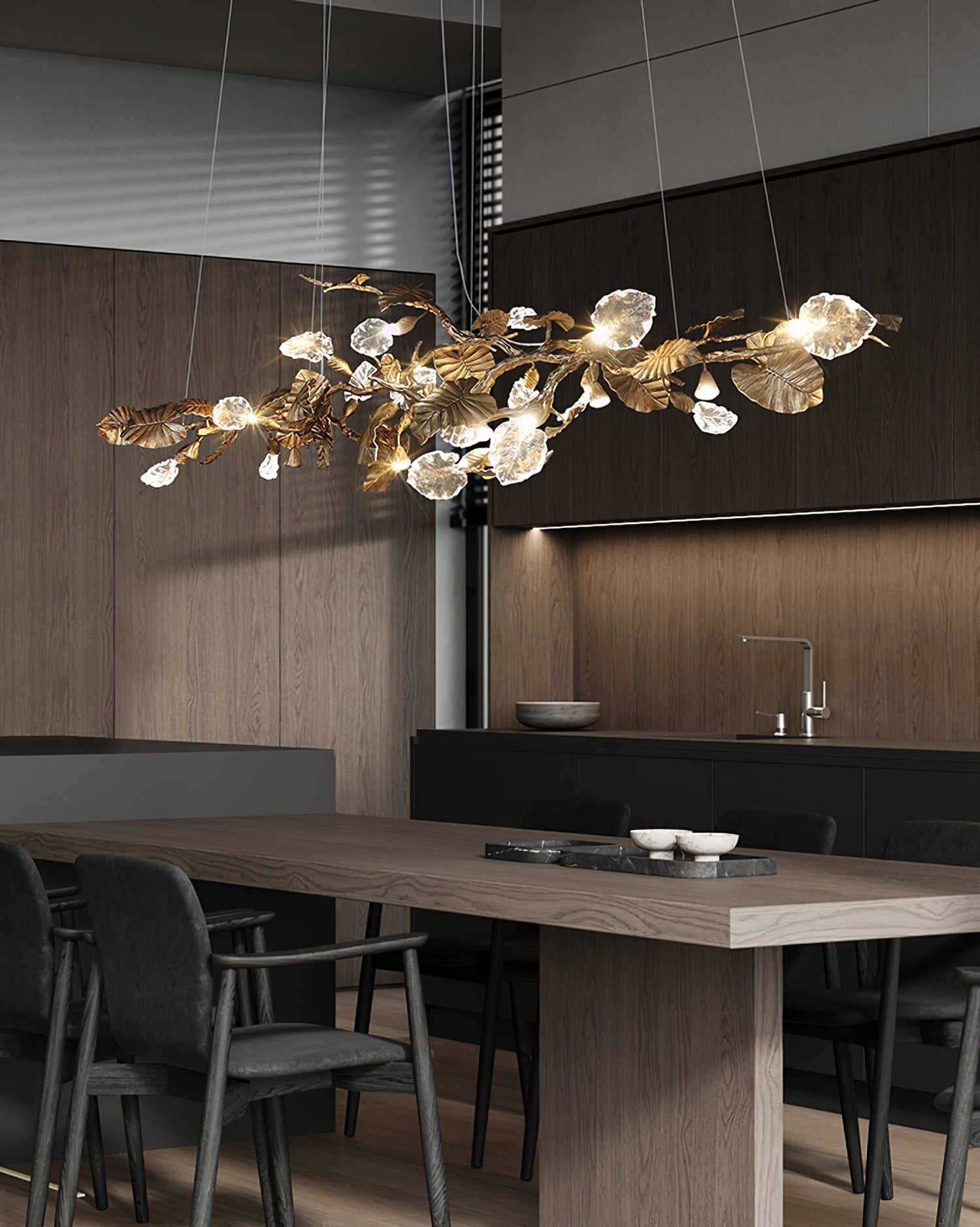 Brass Leaf Chandelier - Lumpaz
