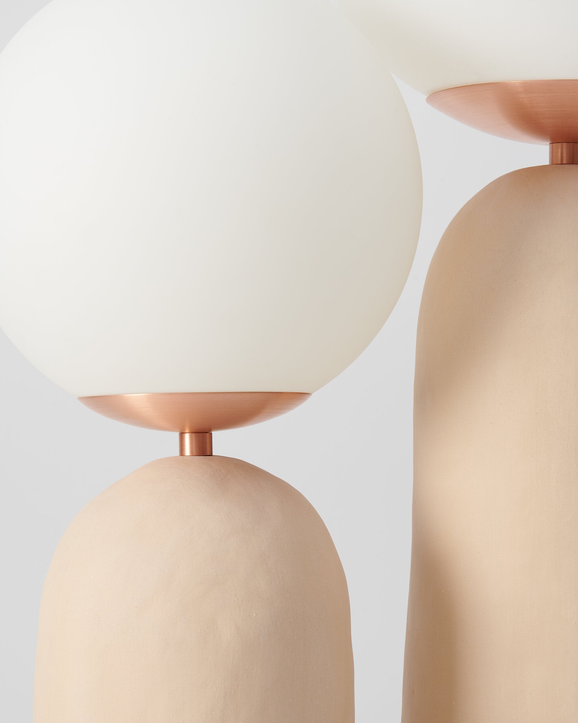 Oo Rough Table Lamp - Lumpaz