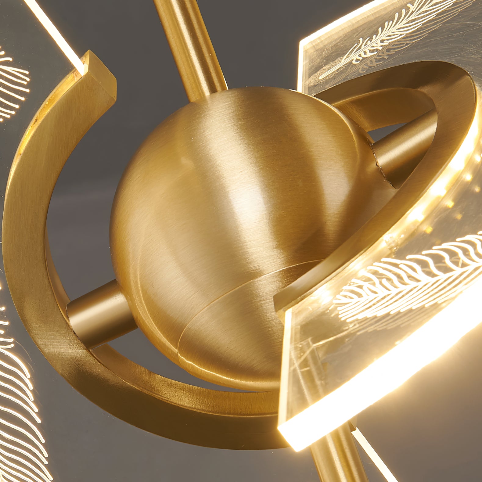 Brass Feather Pendant Lamp - Lumpaz