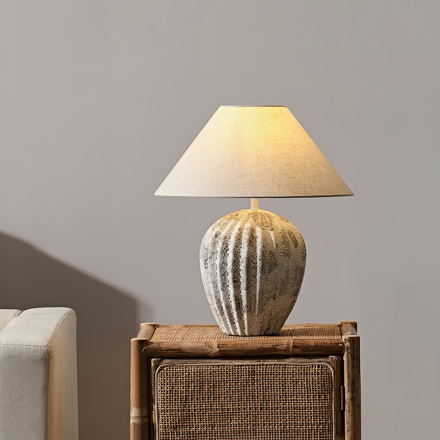 Fluted Ceramic Table Lamp - Lumpaz
