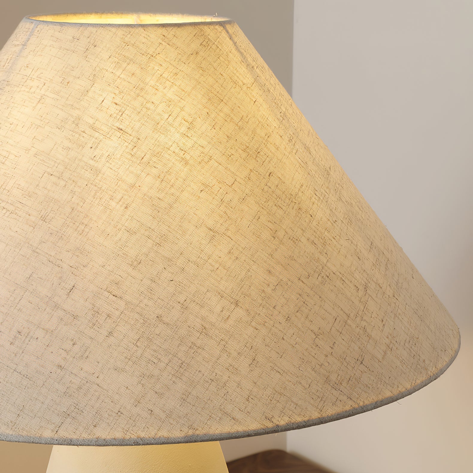 Scatchard Ceramic Table Lamp - Lumpaz
