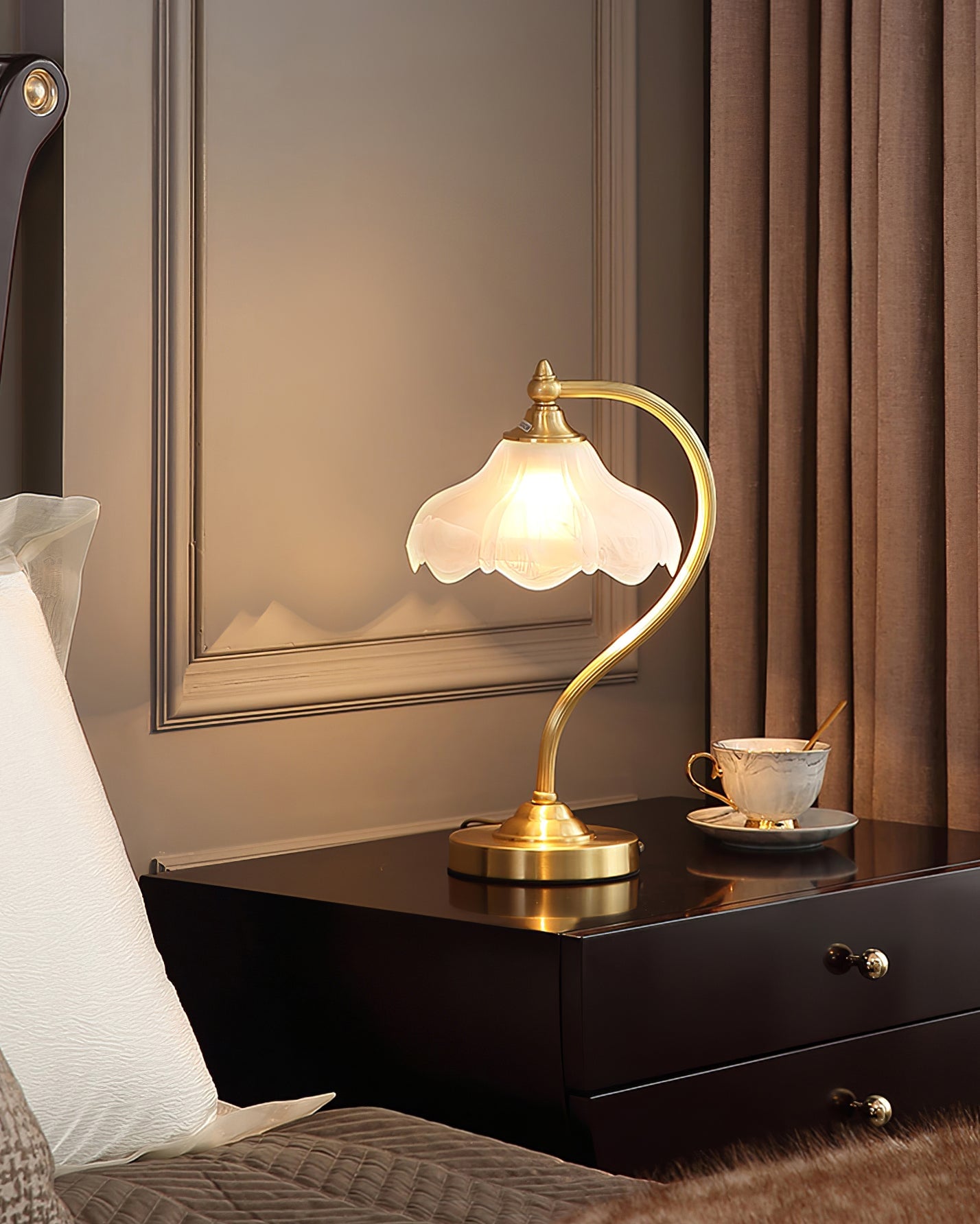 Magnolya Flower Table Lamp - Lumpaz