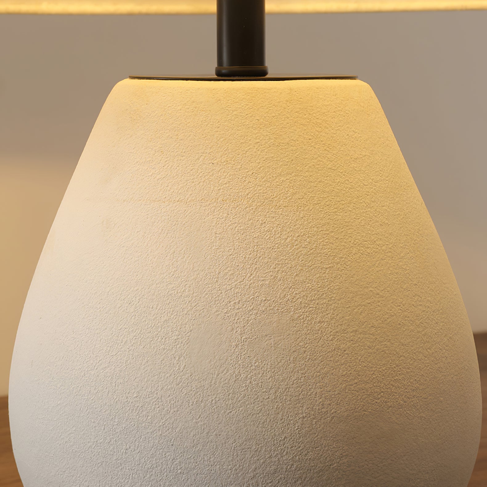 Scatchard Ceramic Table Lamp - Lumpaz