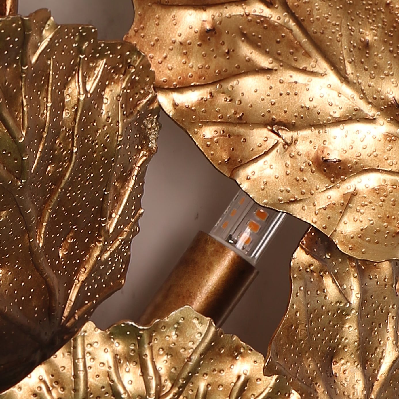 Pathleaf Heap Wall Lamp - Lumpaz