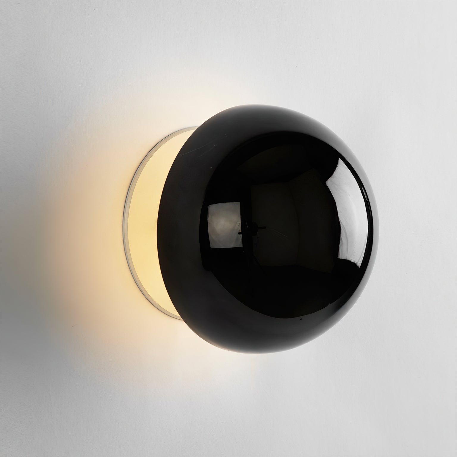 Round Metal Wall Lamp - Lumpaz