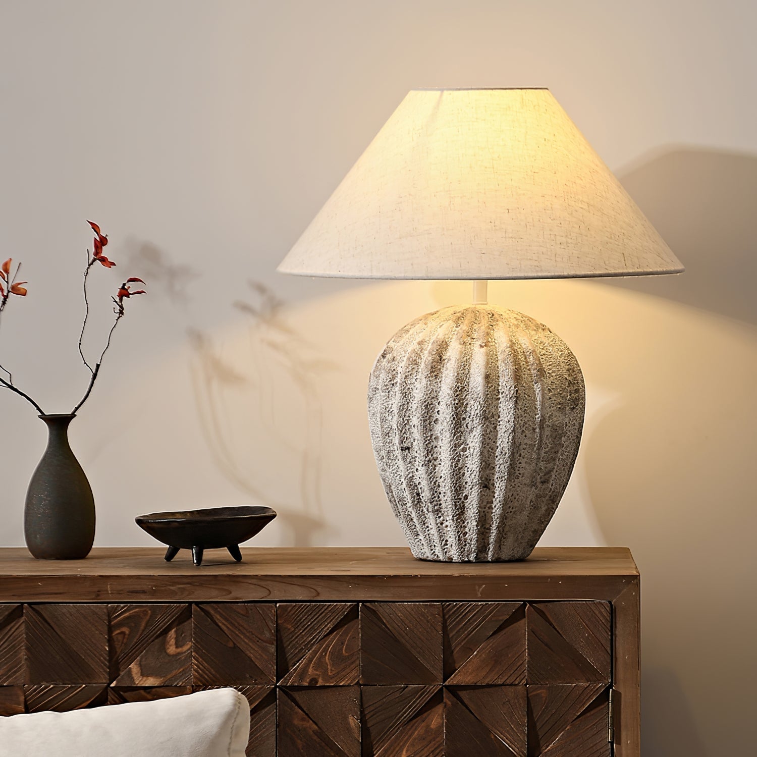 Fluted Ceramic Table Lamp - Lumpaz