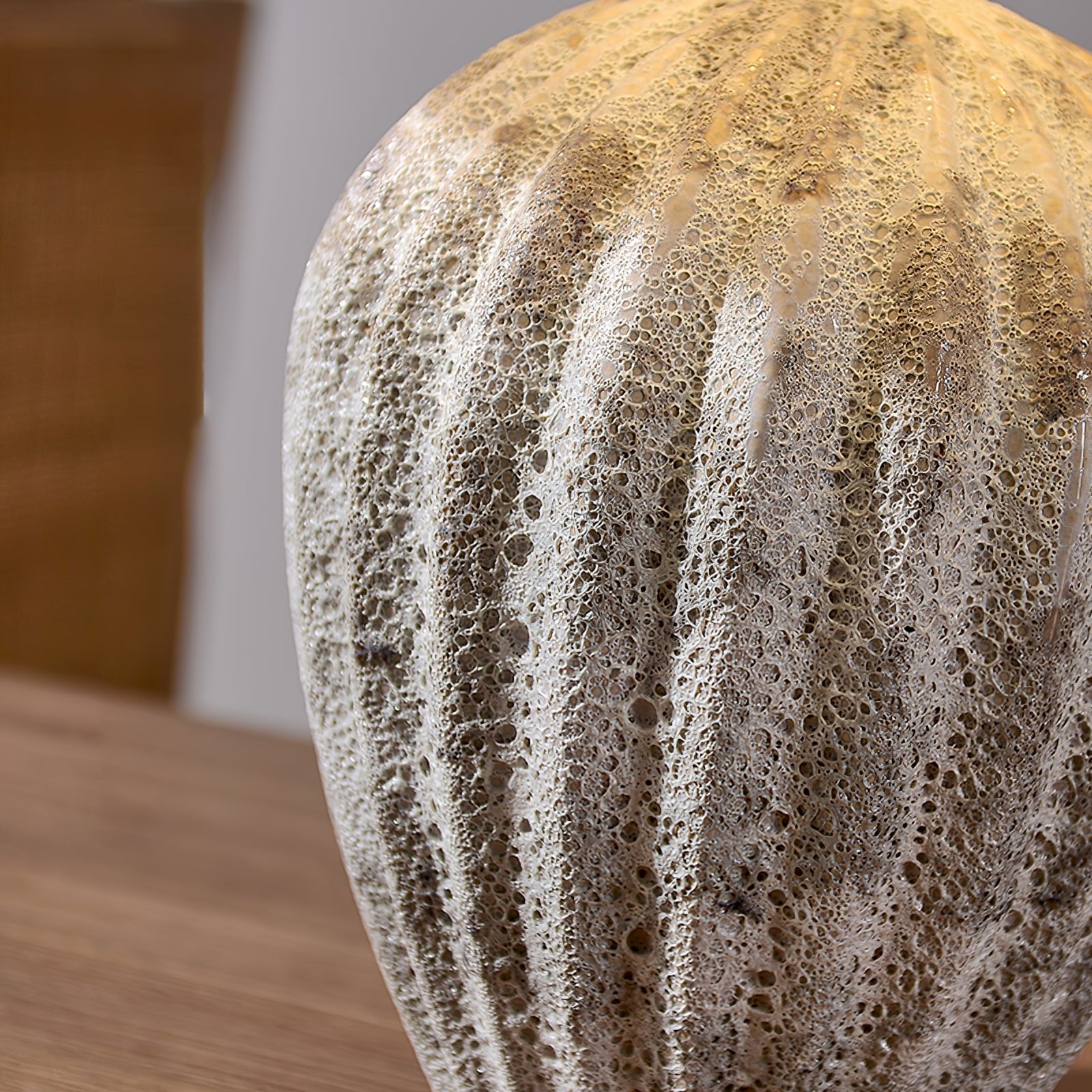 Fluted Ceramic Table Lamp - Lumpaz