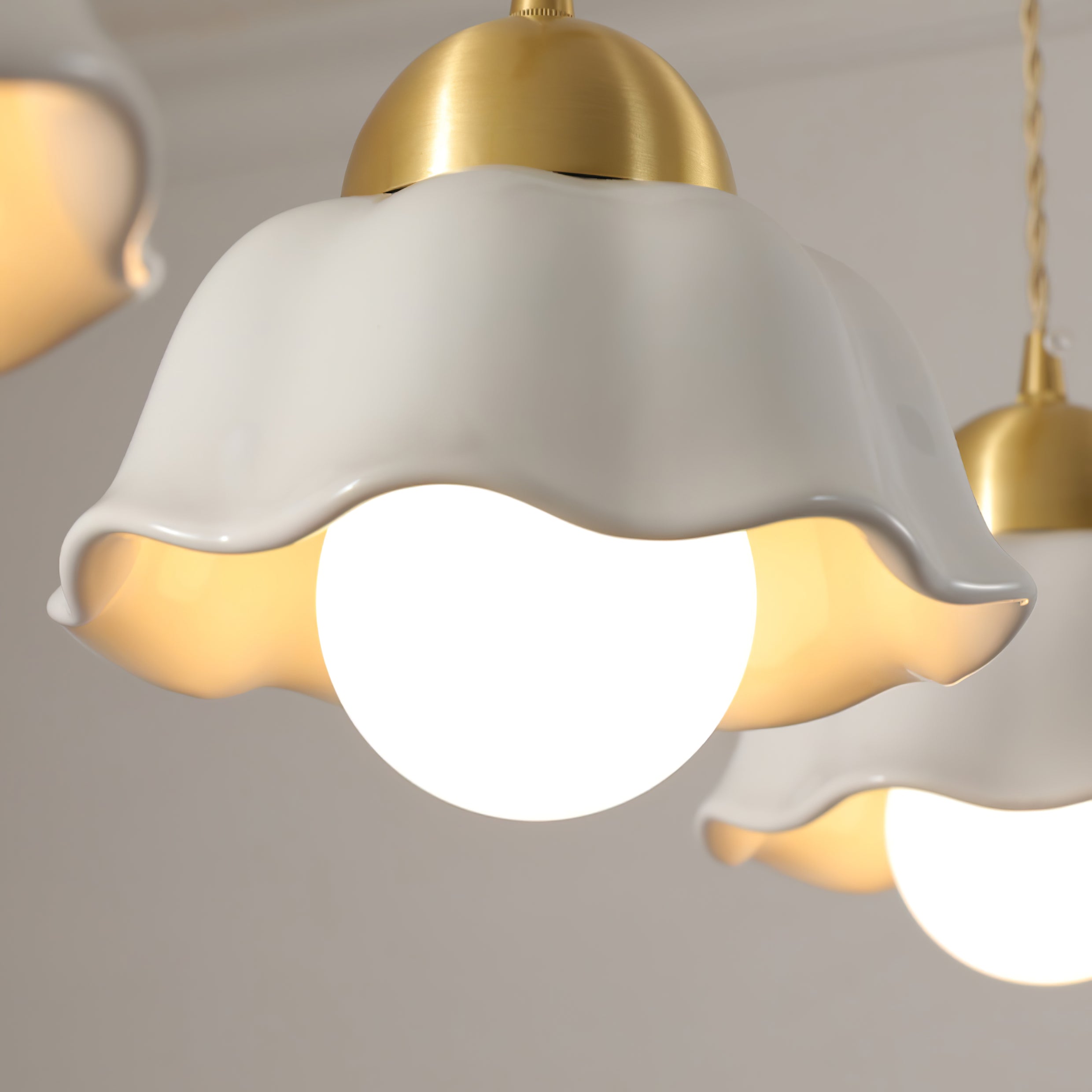 Ceramics Floral Pendant Light - Lumpaz