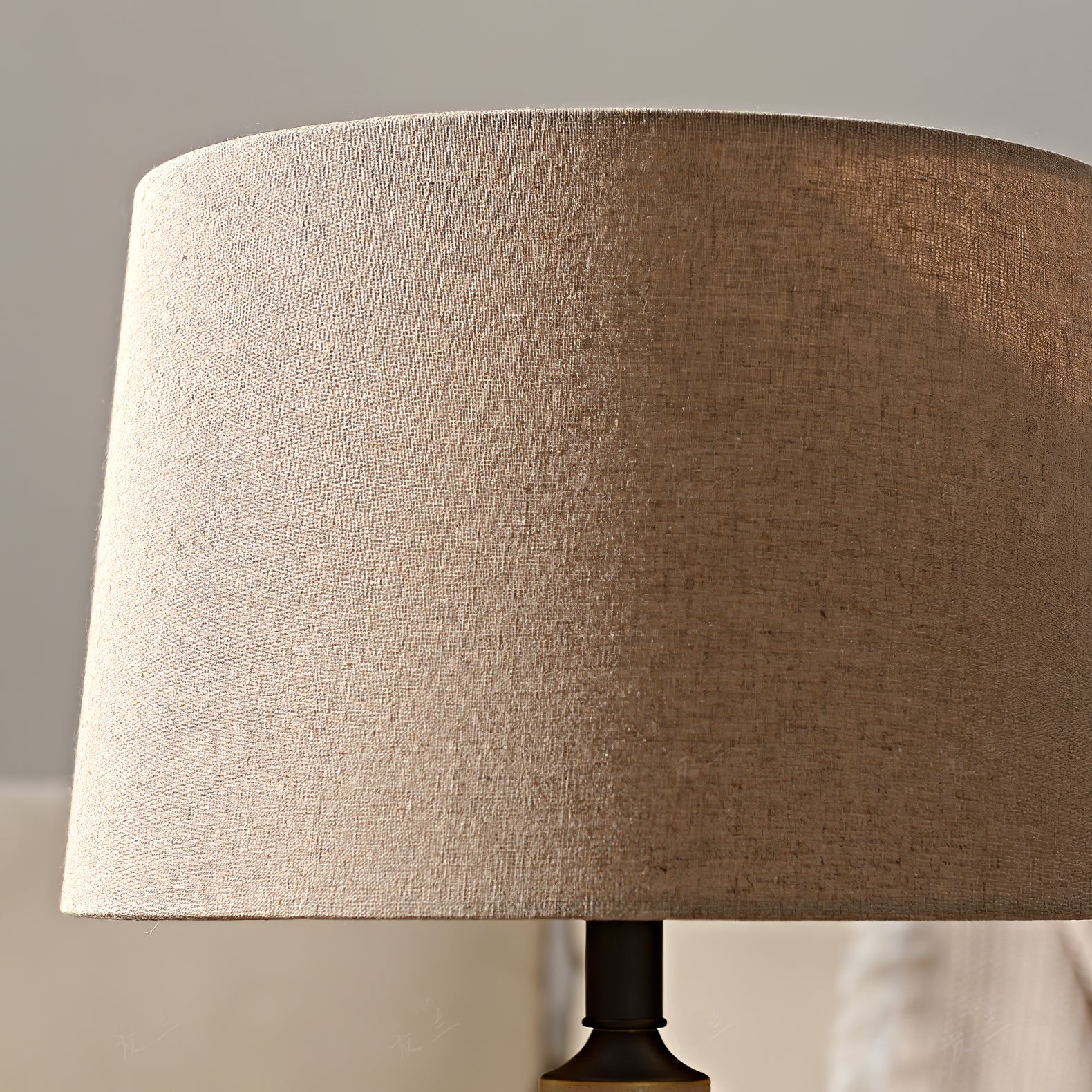 Fish Motif Ceramic Table Lamp - Lumpaz