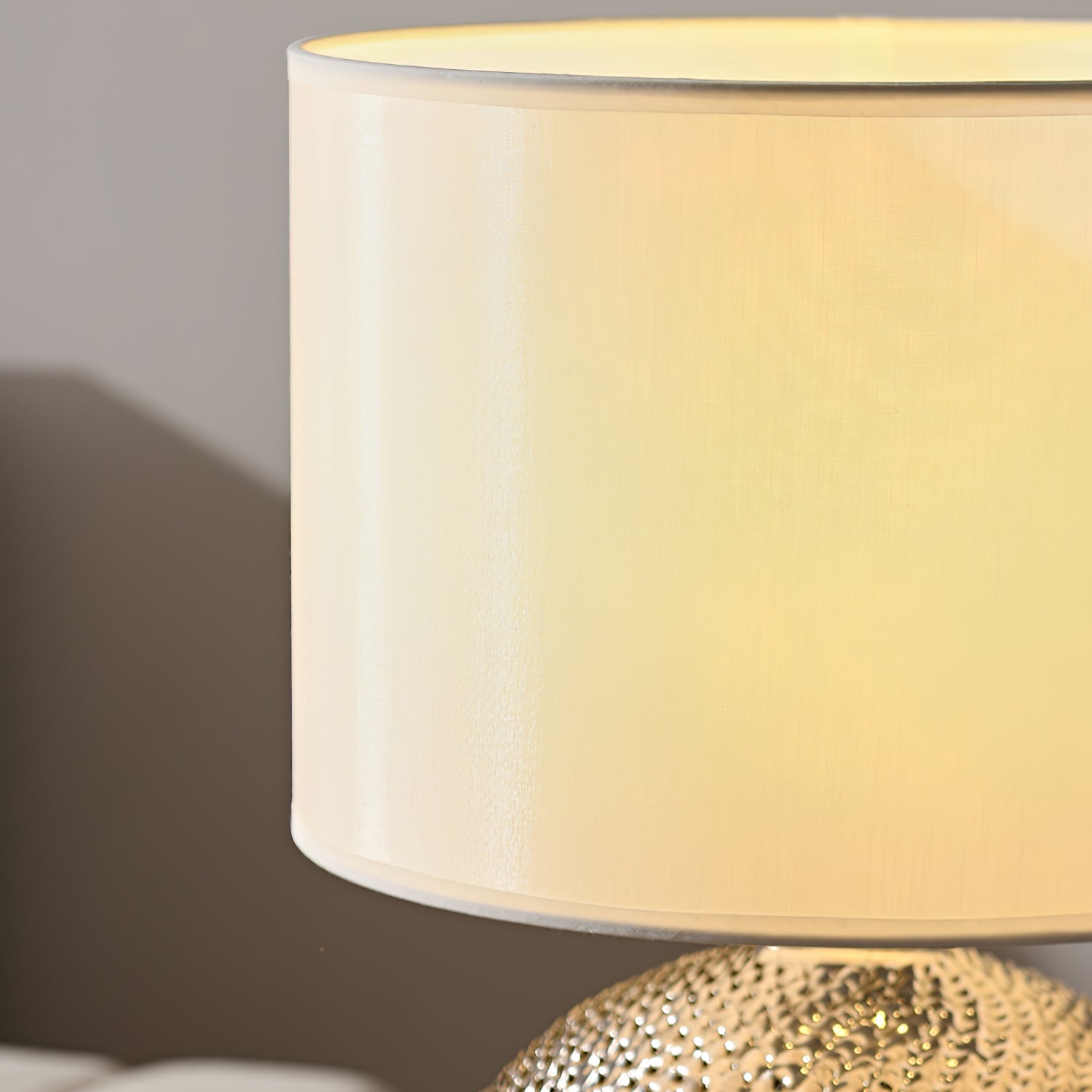 Mabel Textured Ceramic Table Lamp - Lumpaz