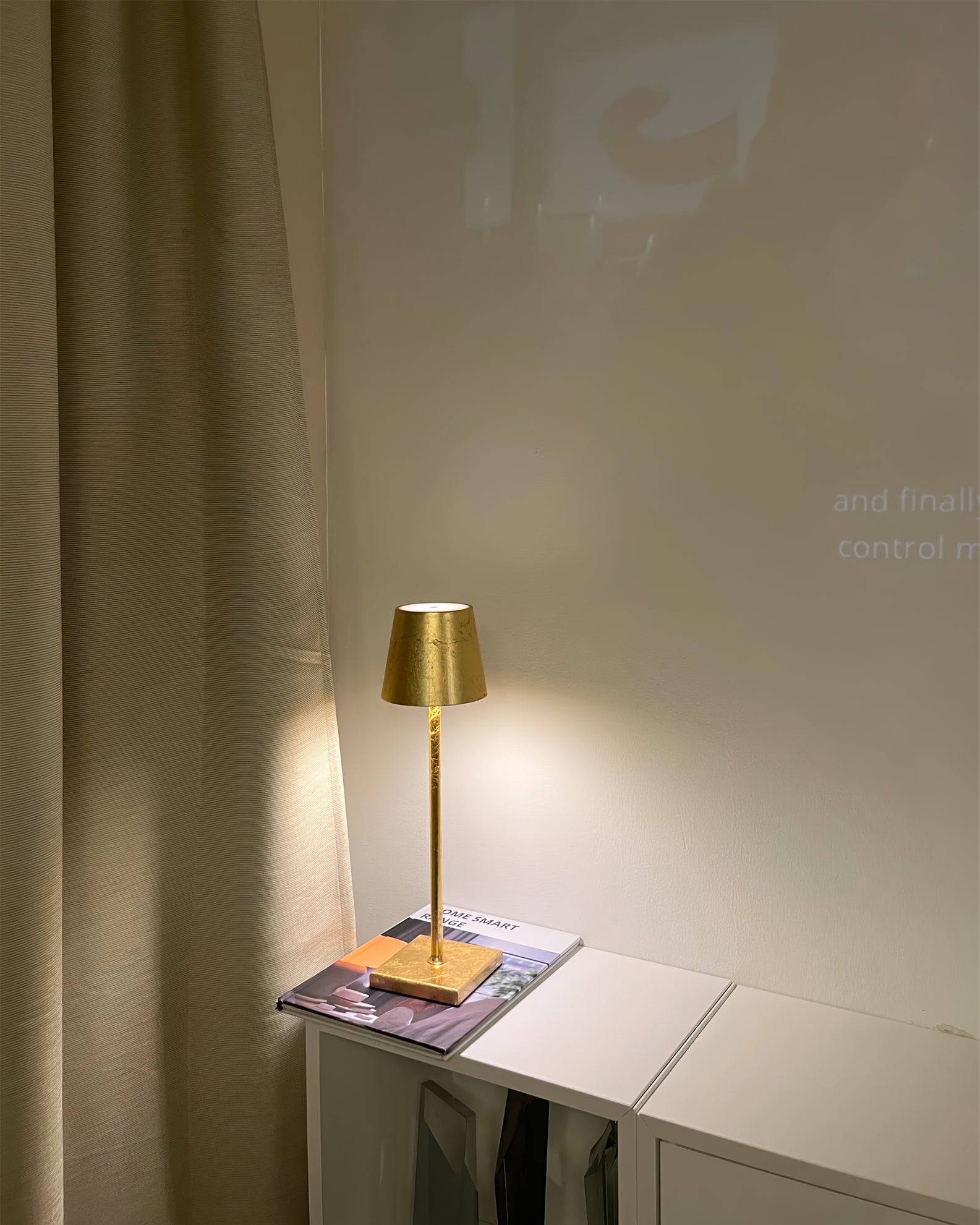 Poldina Built-in Battery Table Lamp - Lumpaz