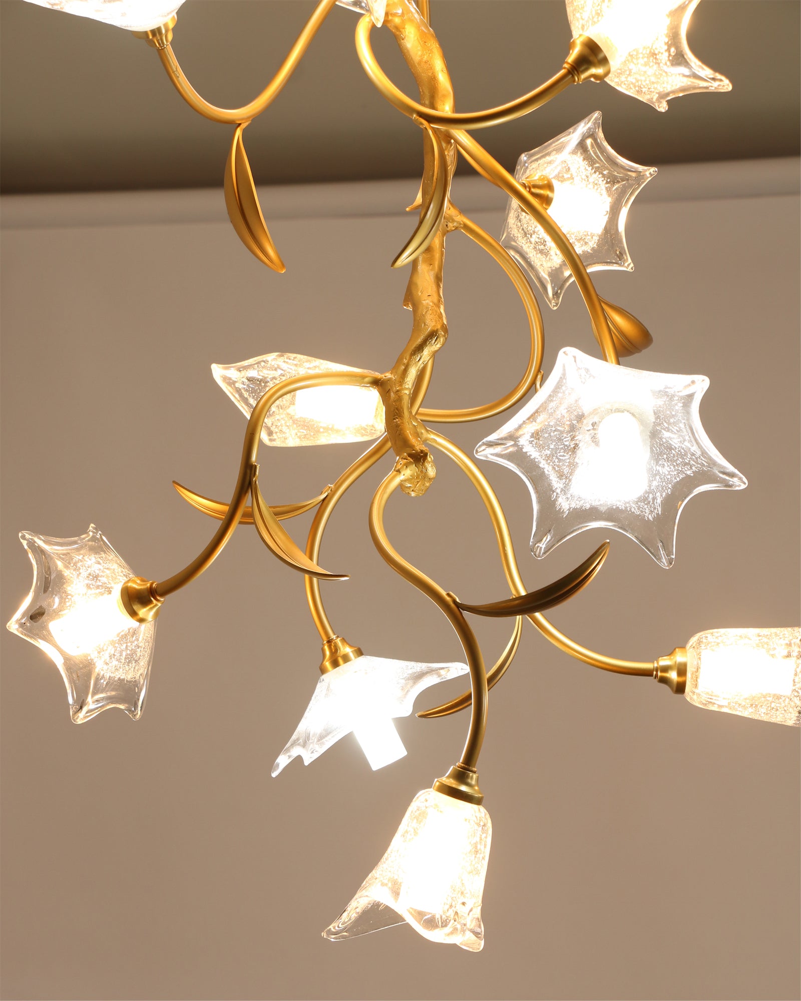 Flower Craftsman Chandelier - Lumpaz