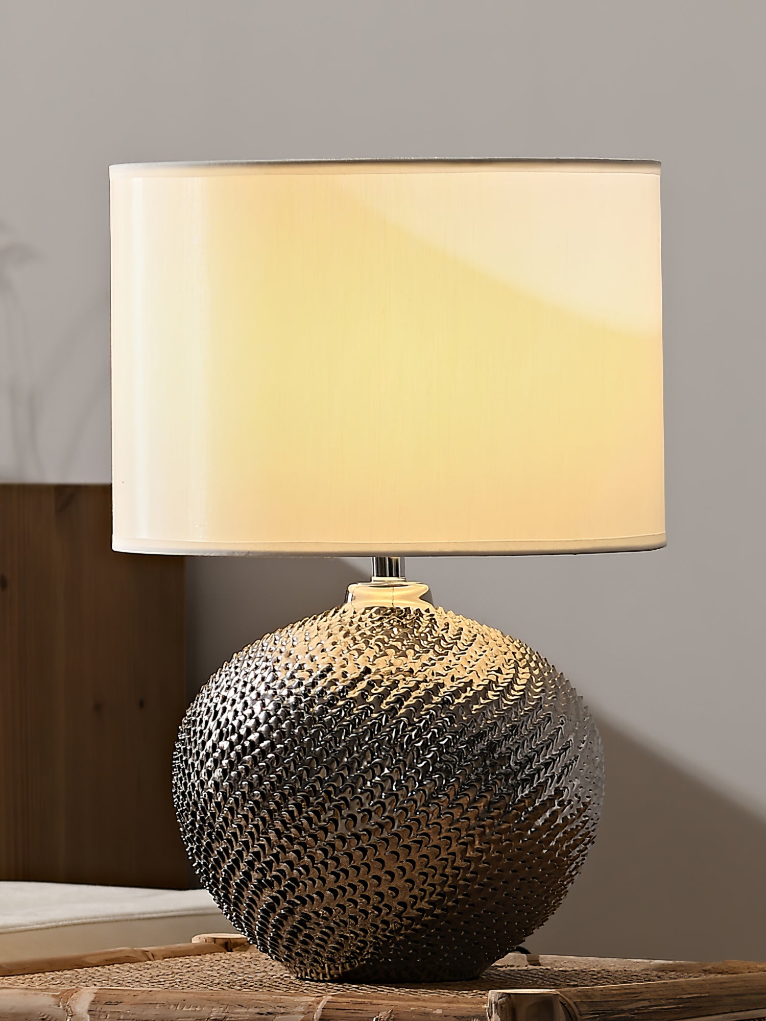 Mabel Textured Ceramic Table Lamp - Lumpaz