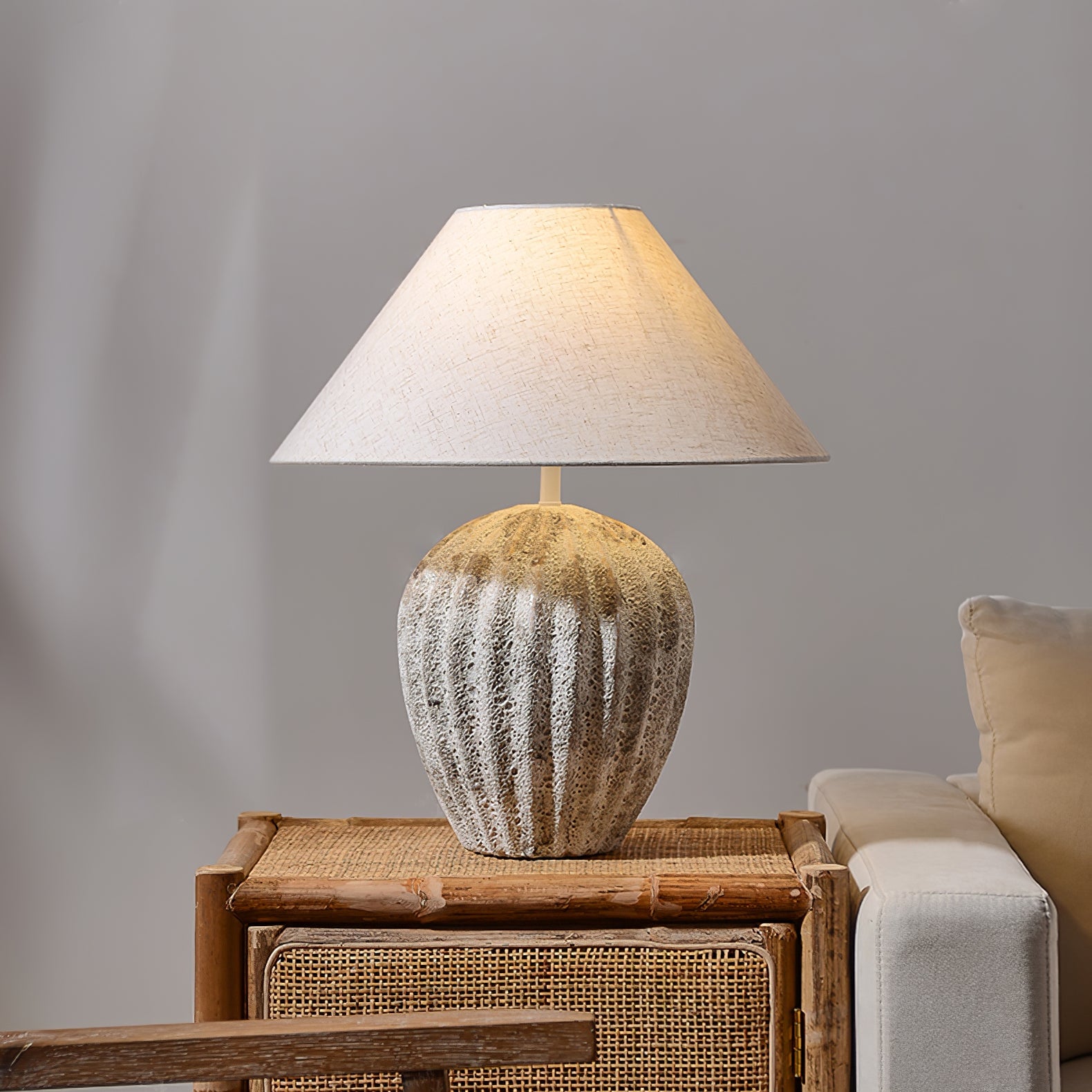 Fluted Ceramic Table Lamp - Lumpaz