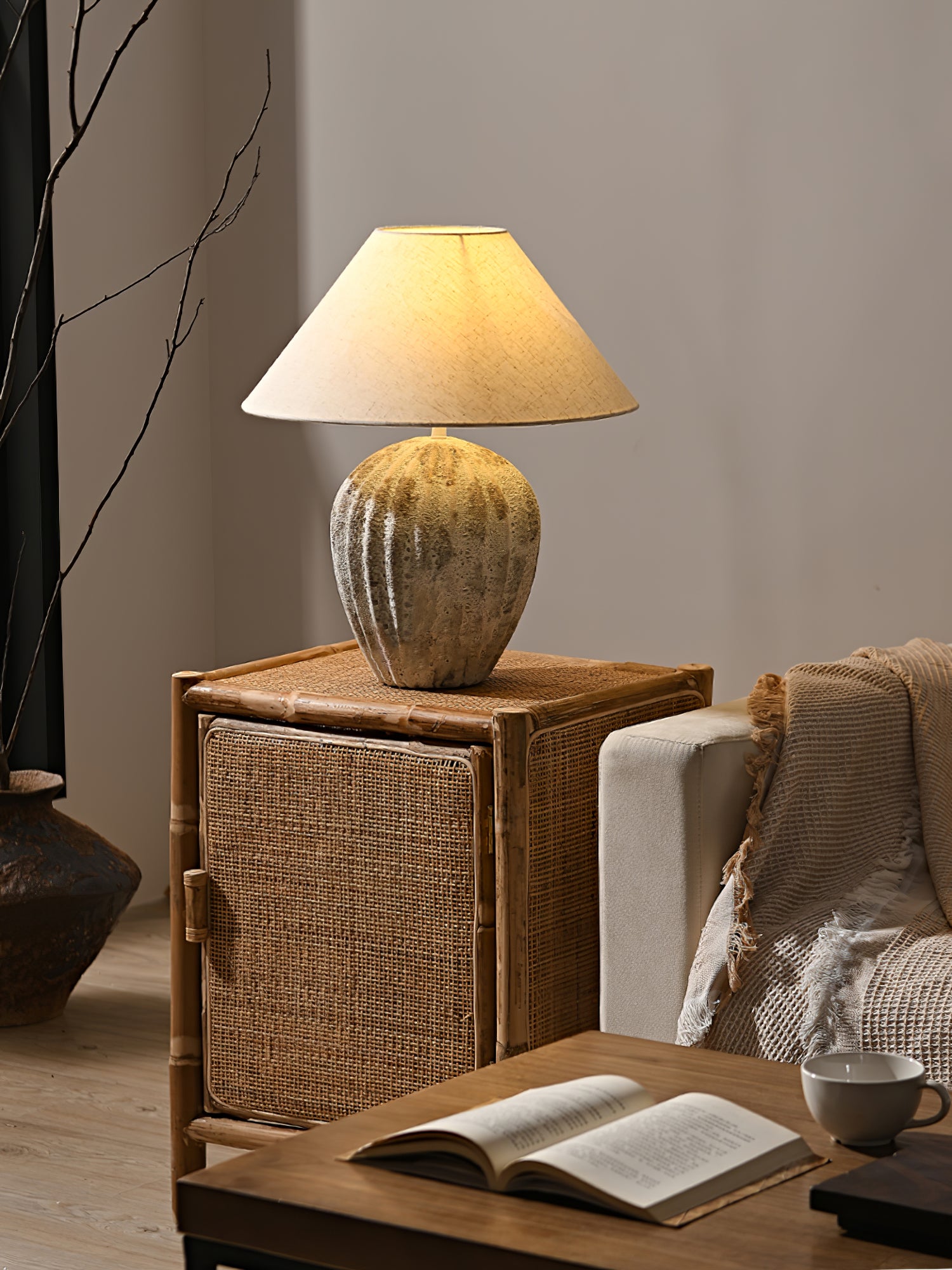 Fluted Ceramic Table Lamp - Lumpaz