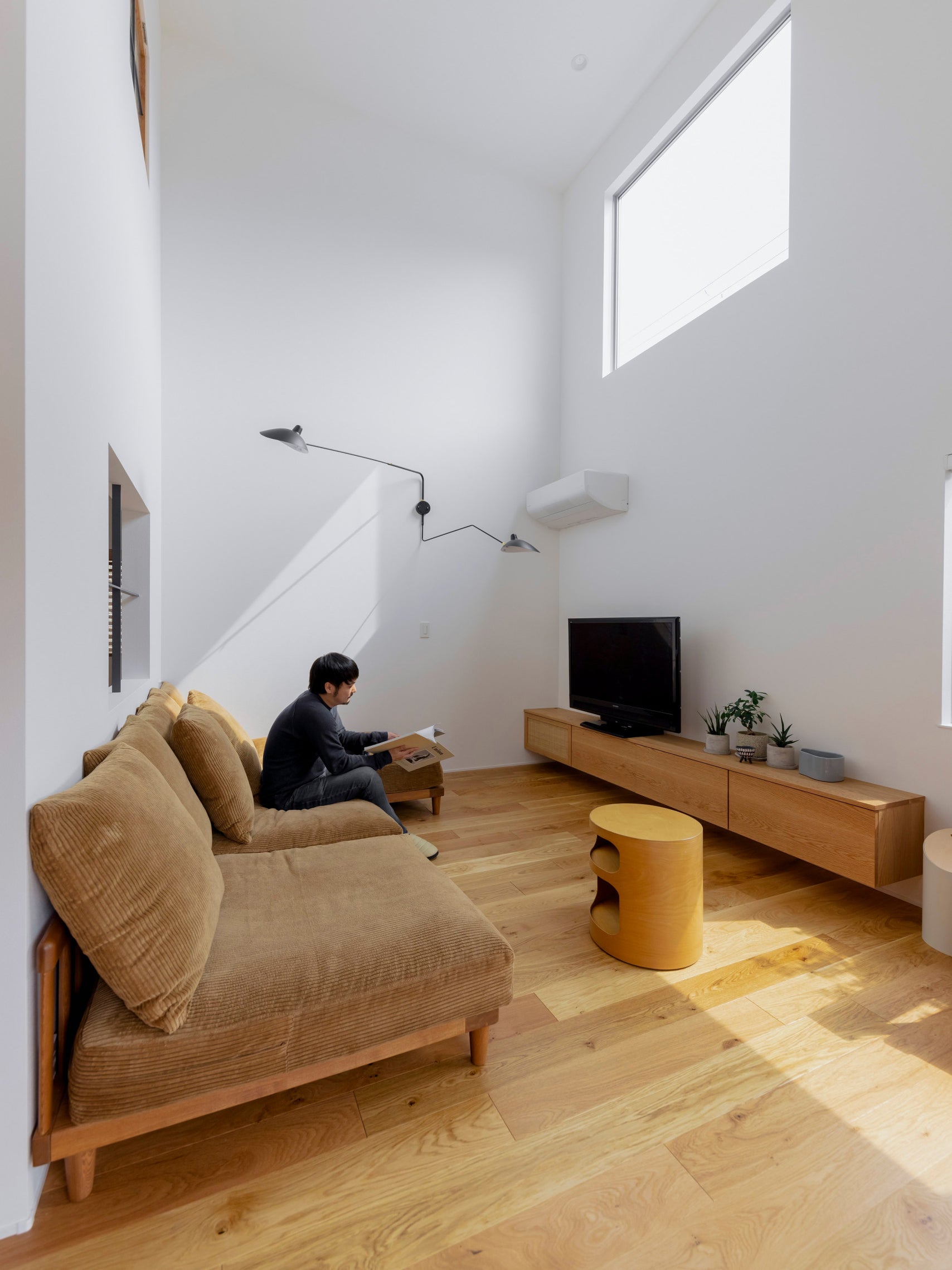 Serge Mouille Wall Lamp - Lumpaz