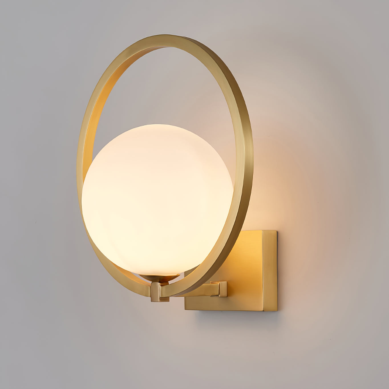 Lunar Brass Wall Lamp - Lumpaz