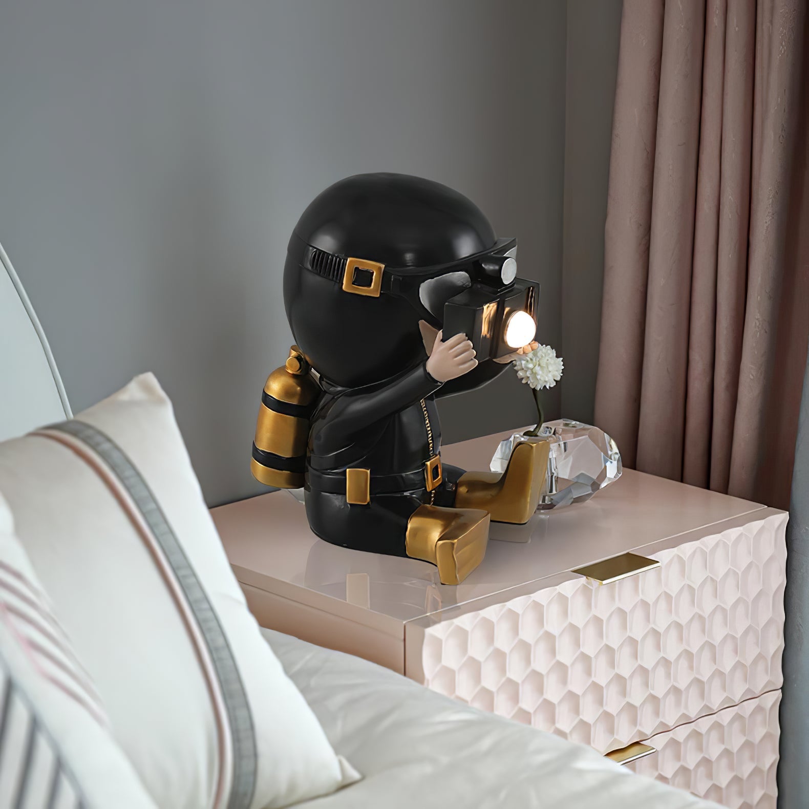 Diver Table Lamp - Lumpaz