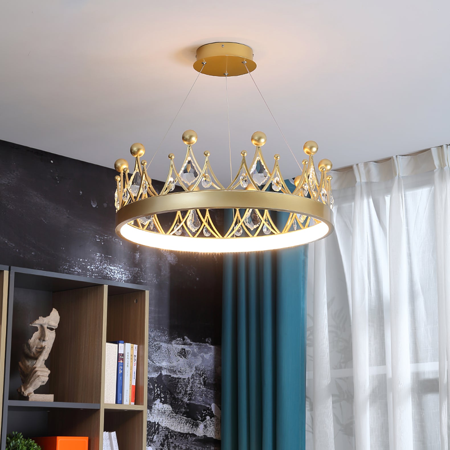 Crown Chandelier - Lumpaz