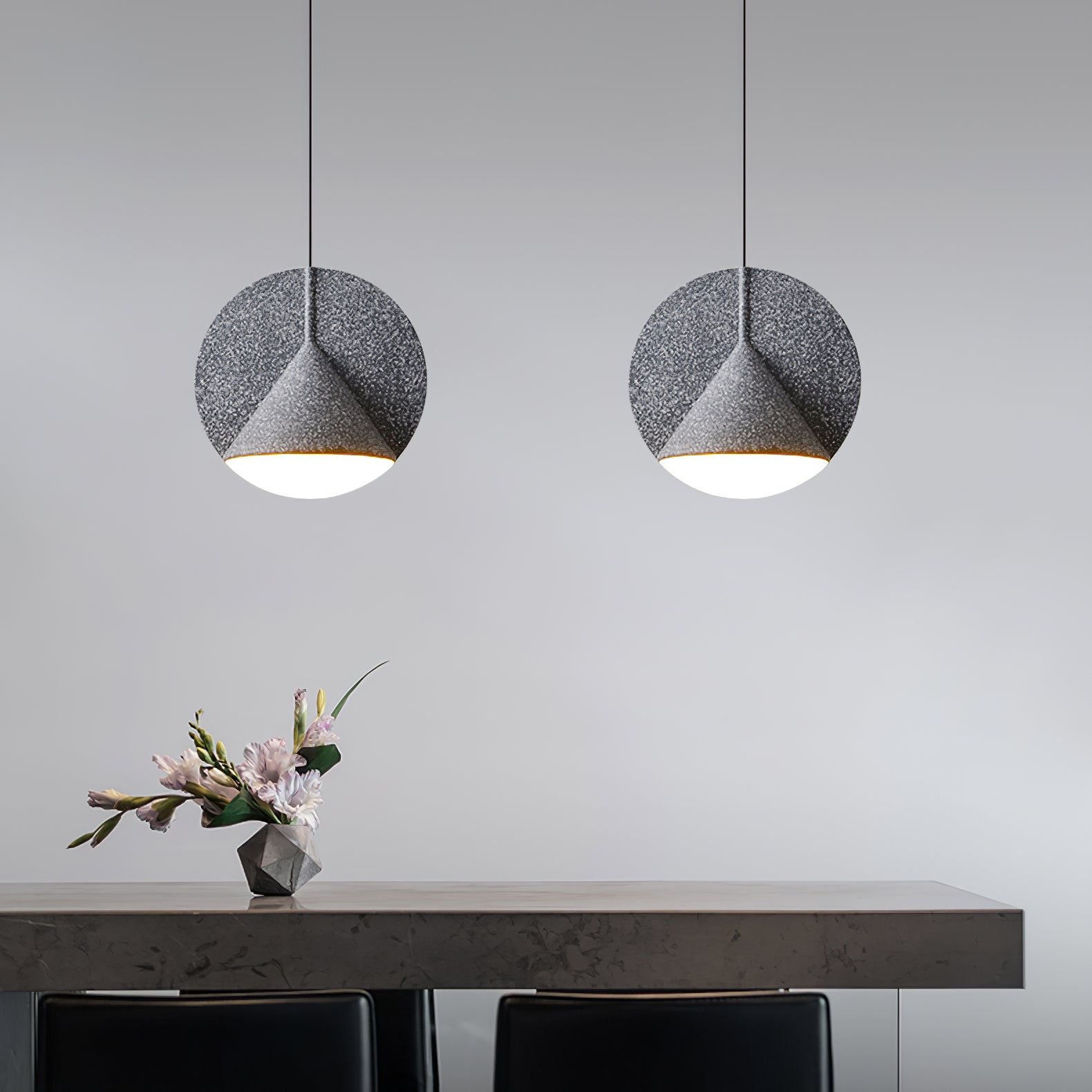Ossa Resin Pendant Lamp - Lumpaz