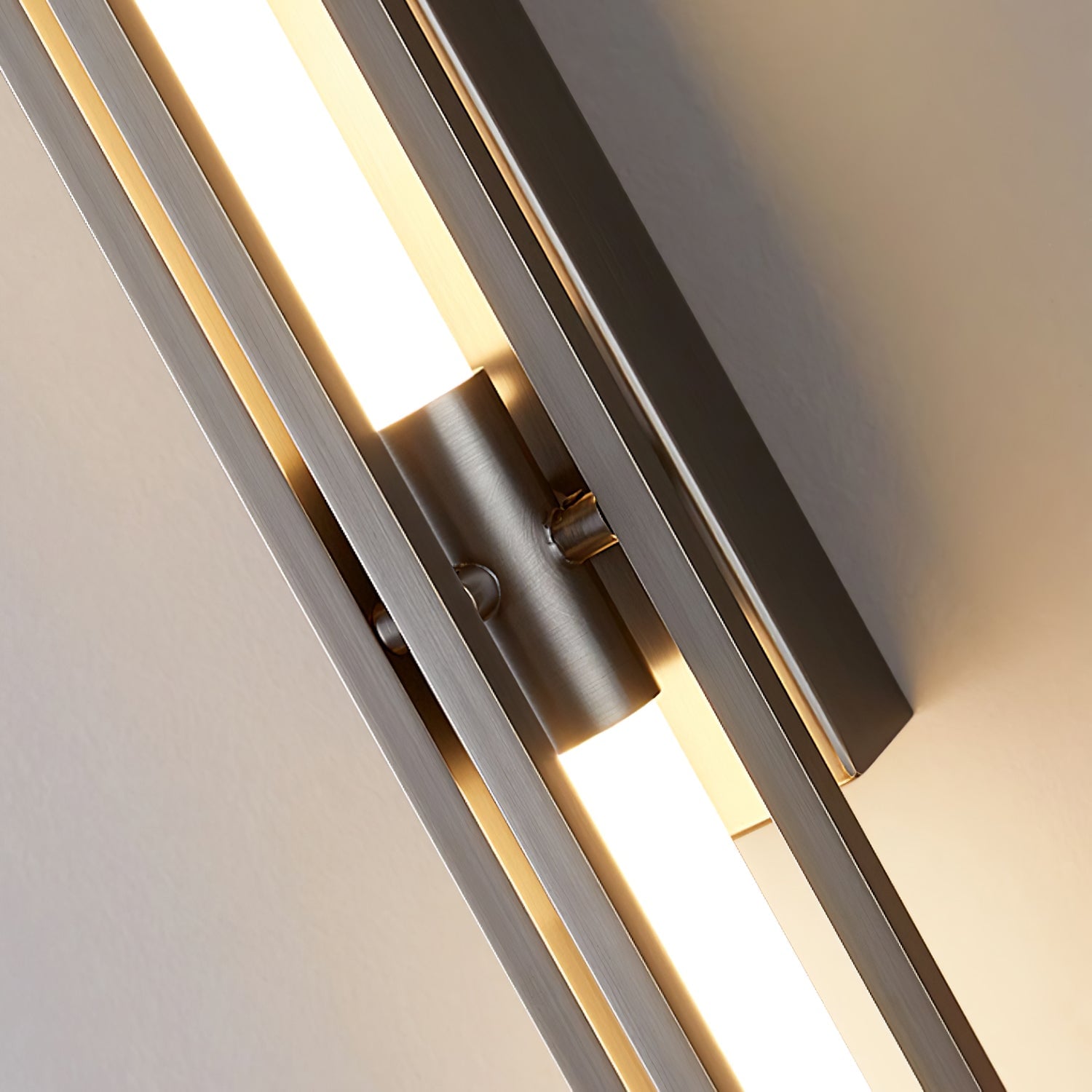 Brass Line Wall Lamp - Lumpaz