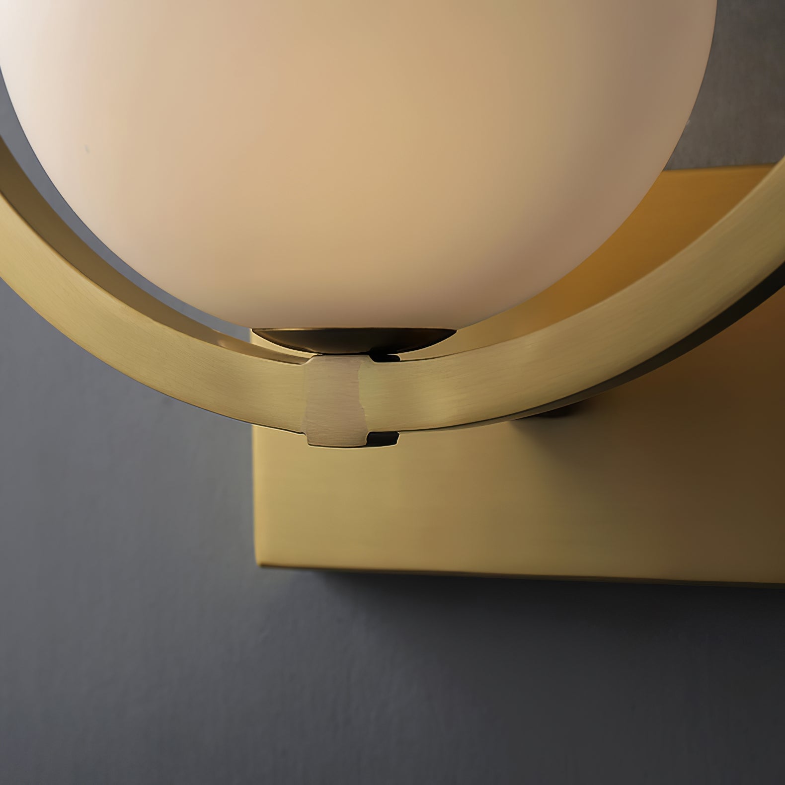 Lunar Brass Wall Lamp - Lumpaz