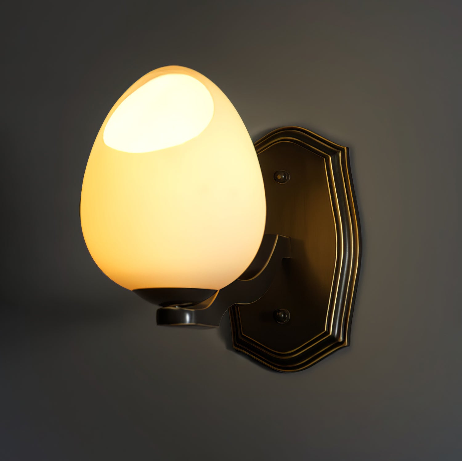 Egg Like Wall Lamp - Lumpaz