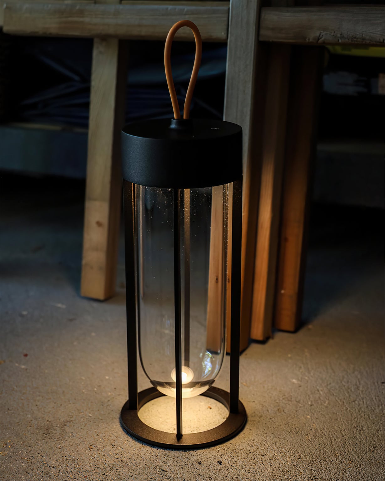 Vitro Built-in Battery Table Lamp - Lumpaz