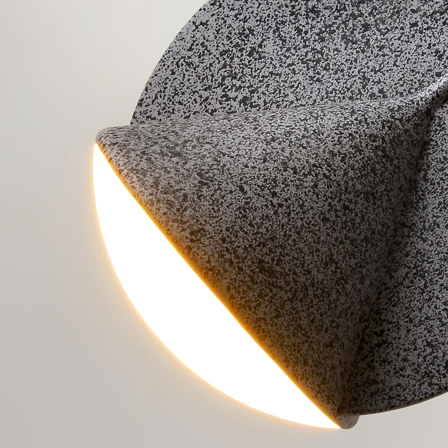 Ossa Resin Pendant Lamp - Lumpaz