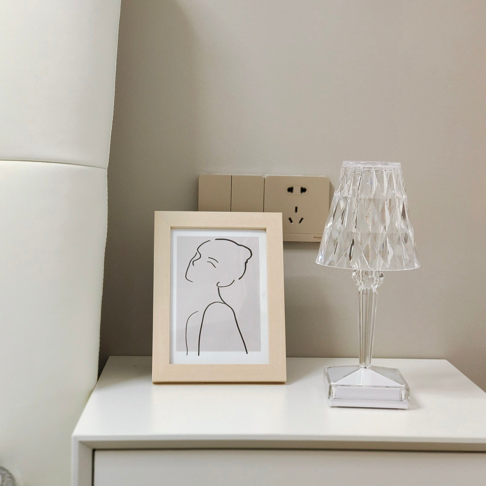 Sparkle Glam Built-in Battery Table Lamp - Lumpaz