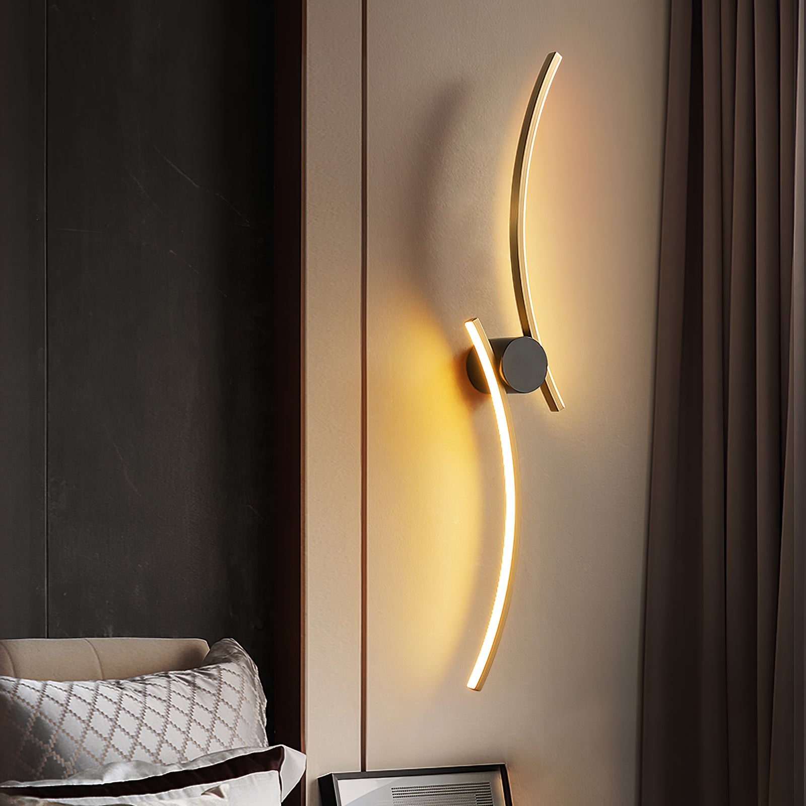 Curved Wall Lamp - Lumpaz