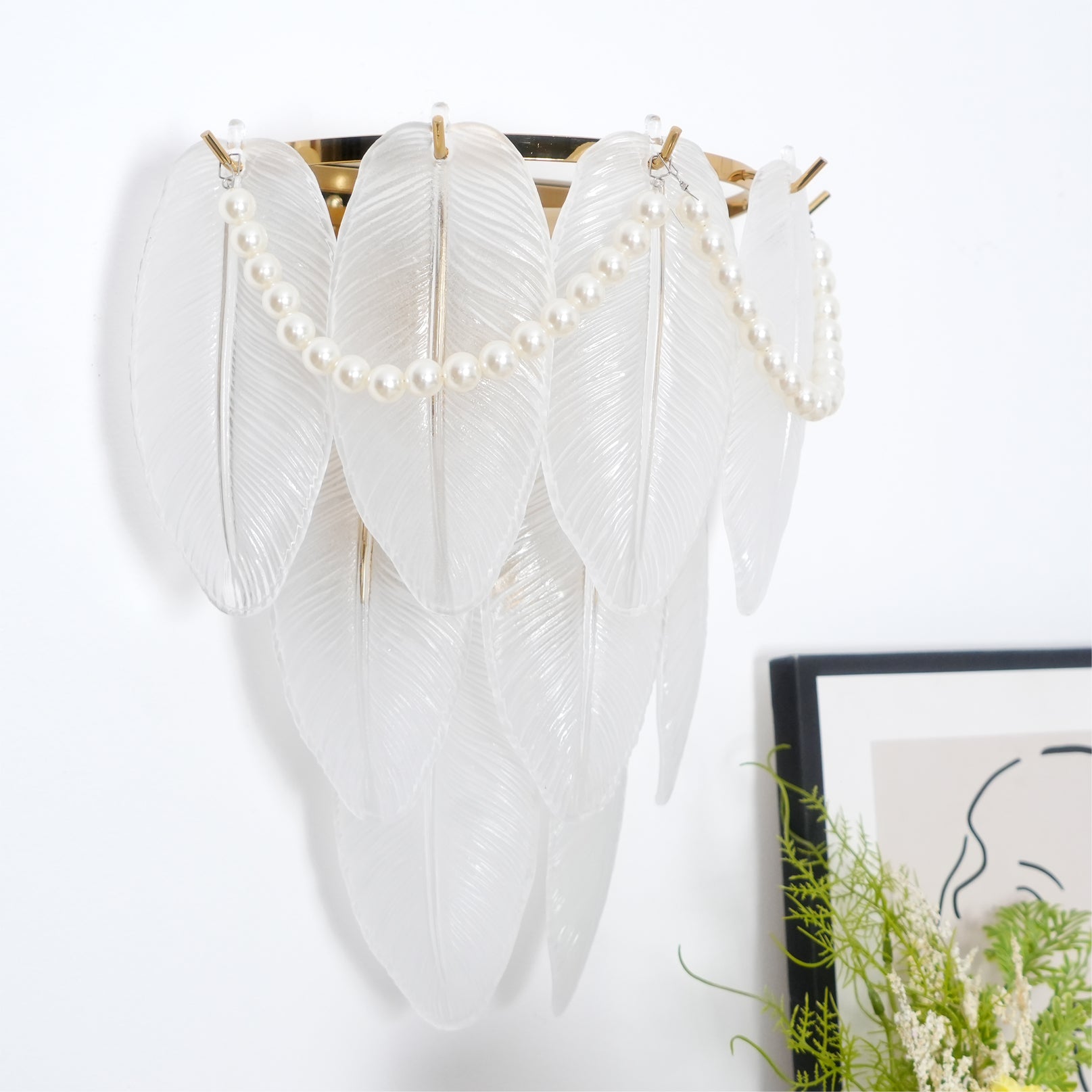 Feather Pearl Wall Lamp - Lumpaz
