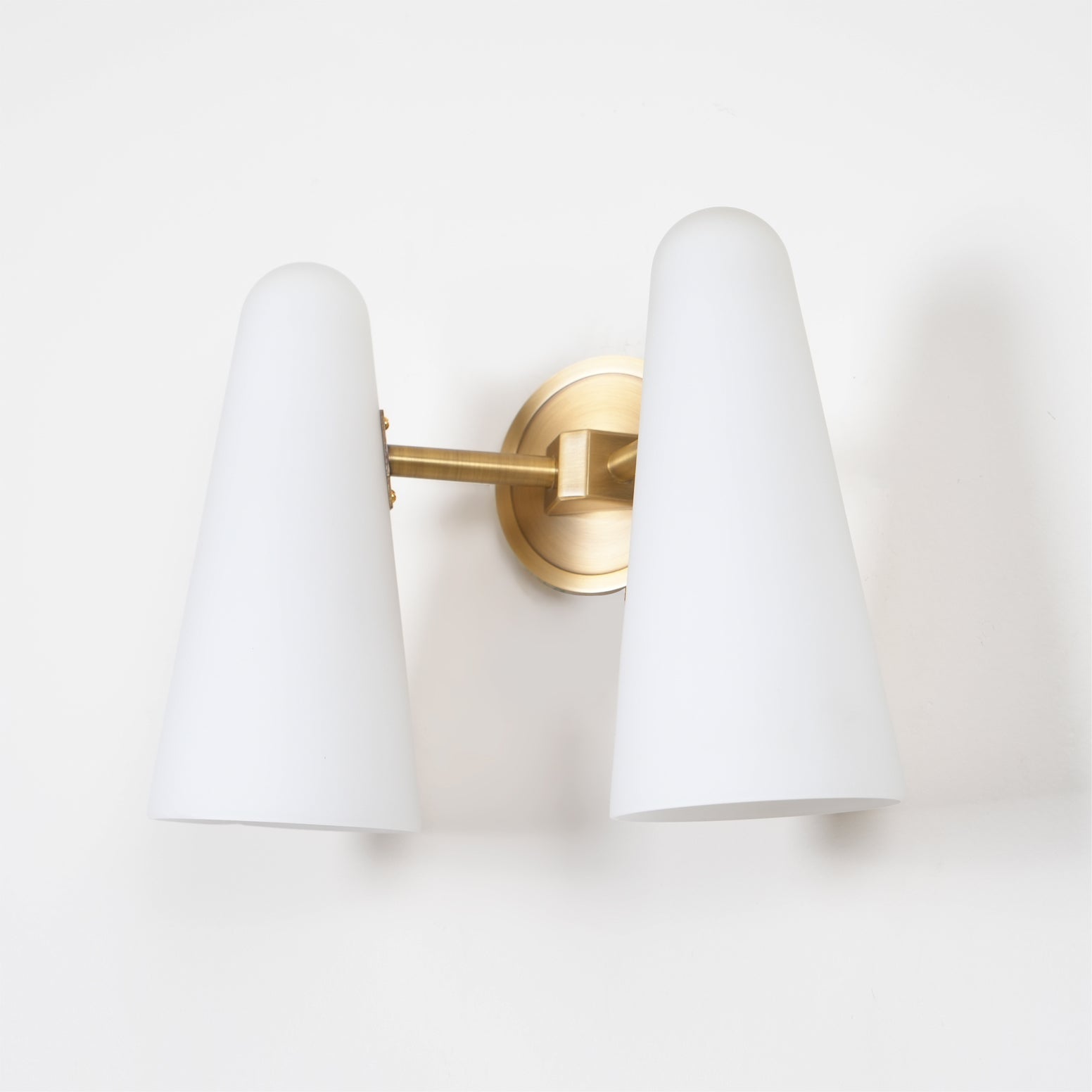 Montfaucon Wall Lamp - Lumpaz